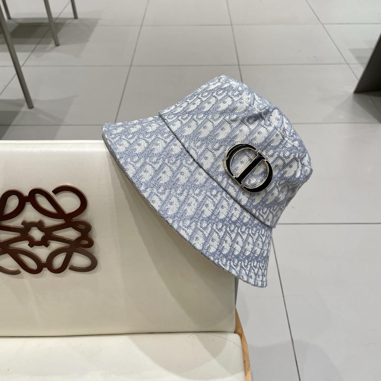  Dior 迪奥 新款原单渔夫帽， 精致純也格调很有感觉，很酷很时尚，专柜断货热门，质量超赞