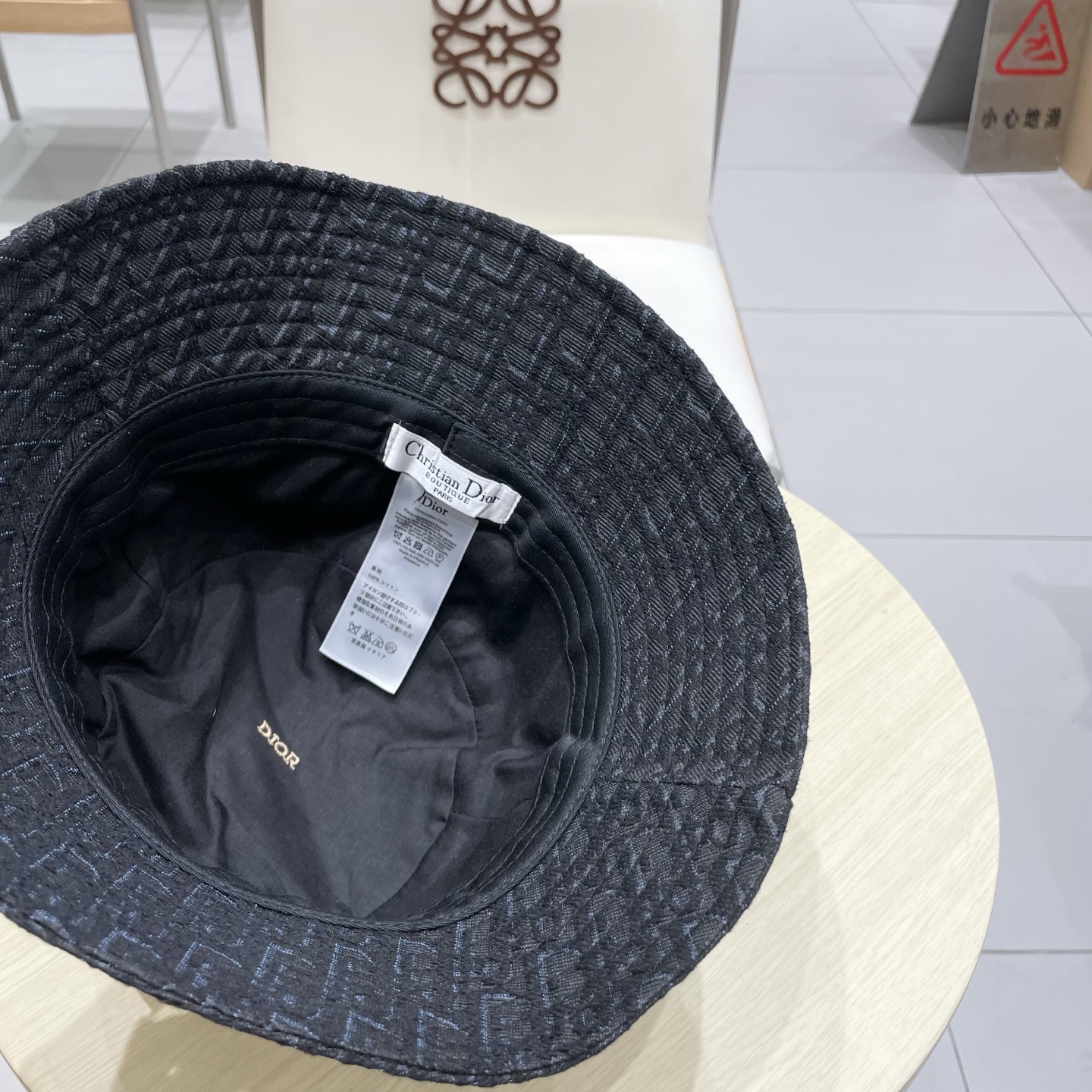  Dior 迪奥 新款原单渔夫帽， 精致純也格调很有感觉，很酷很时尚，专柜断货热门，质量超赞