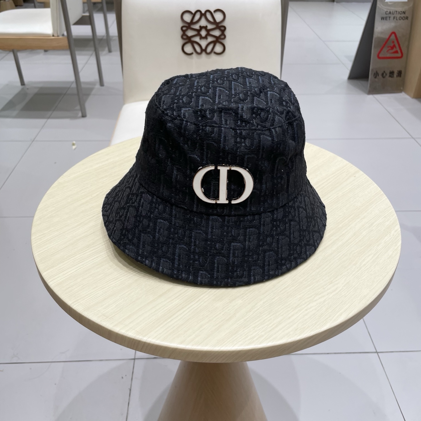  Dior 迪奥 新款原单渔夫帽， 精致純也格调很有感觉，很酷很时尚，专柜断货热门，质量超赞