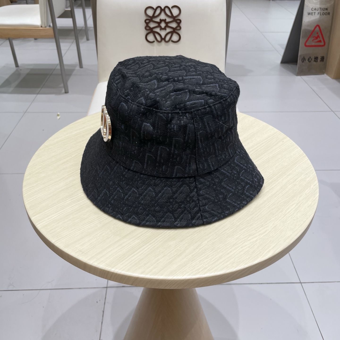  Dior 迪奥 新款原单渔夫帽， 精致純也格调很有感觉，很酷很时尚，专柜断货热门，质量超赞