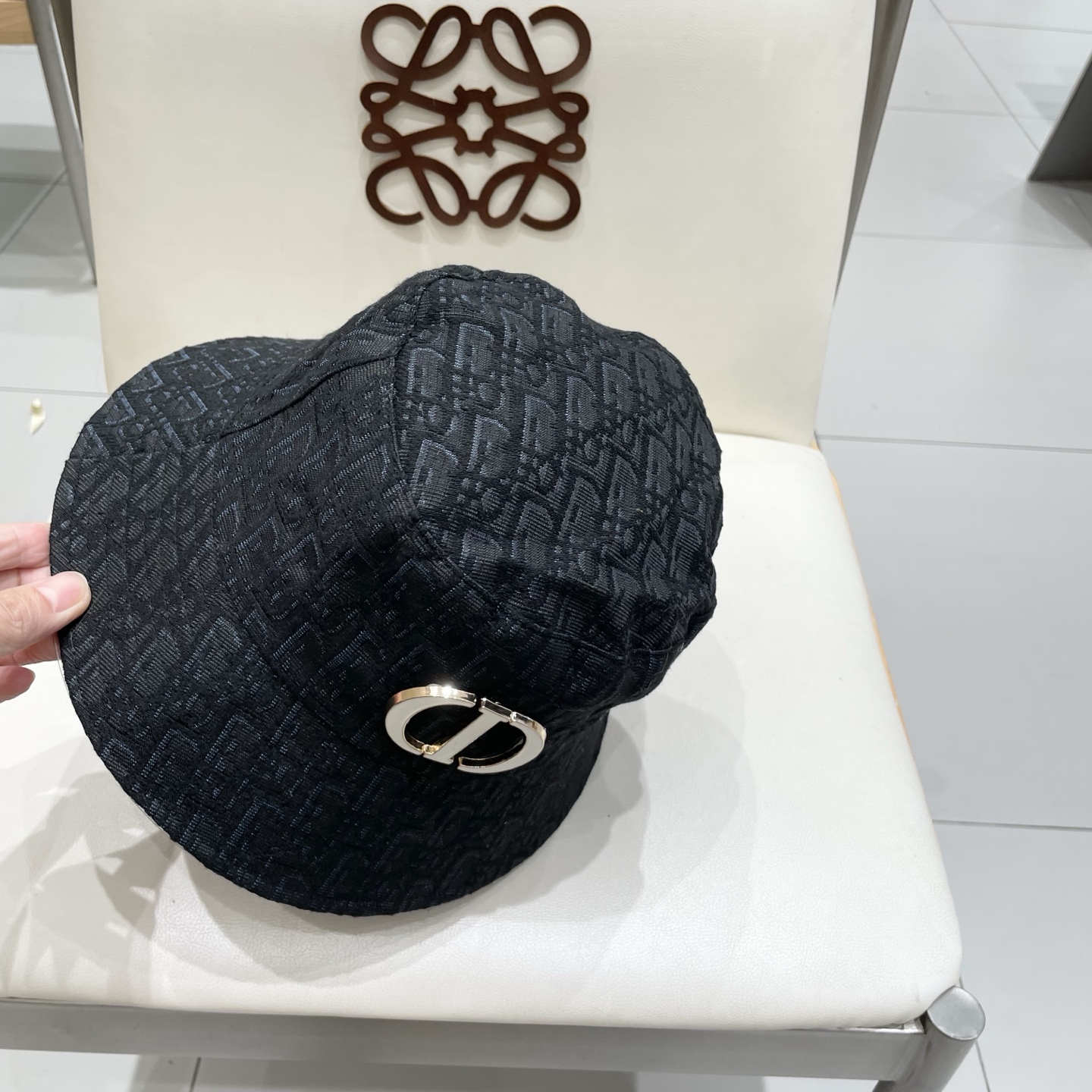  Dior 迪奥 新款原单渔夫帽， 精致純也格调很有感觉，很酷很时尚，专柜断货热门，质量超赞