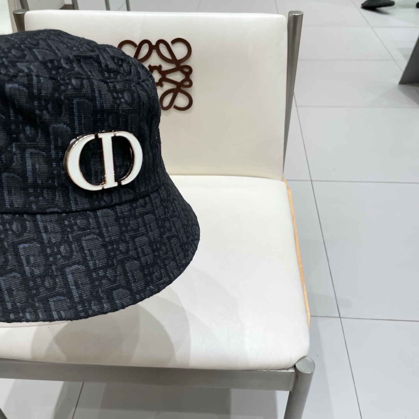  Dior 迪奥 新款原单渔夫帽， 精致純也格调很有感觉，很酷很时尚，专柜断货热门，质量超赞