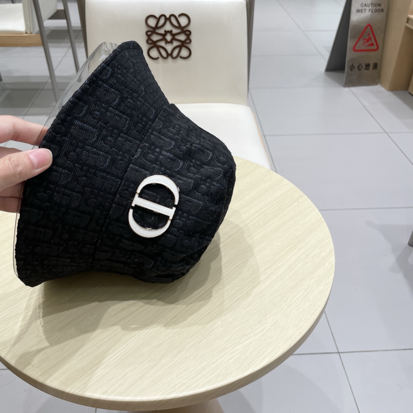  Dior 迪奥 新款原单渔夫帽， 精致純也格调很有感觉，很酷很时尚，专柜断货热门，质量超赞