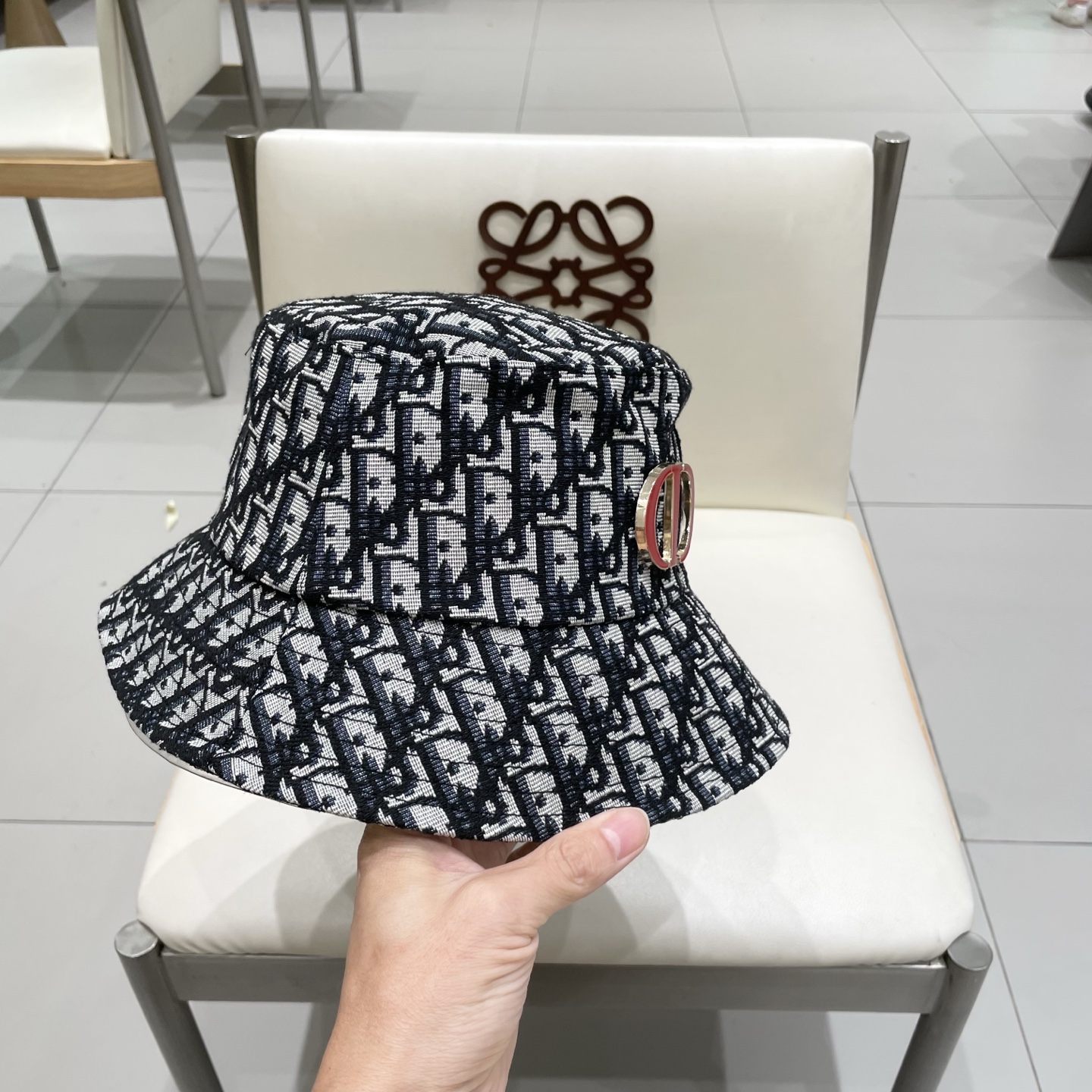  Dior 迪奥 新款原单渔夫帽， 精致純也格调很有感觉，很酷很时尚，专柜断货热门，质量超赞