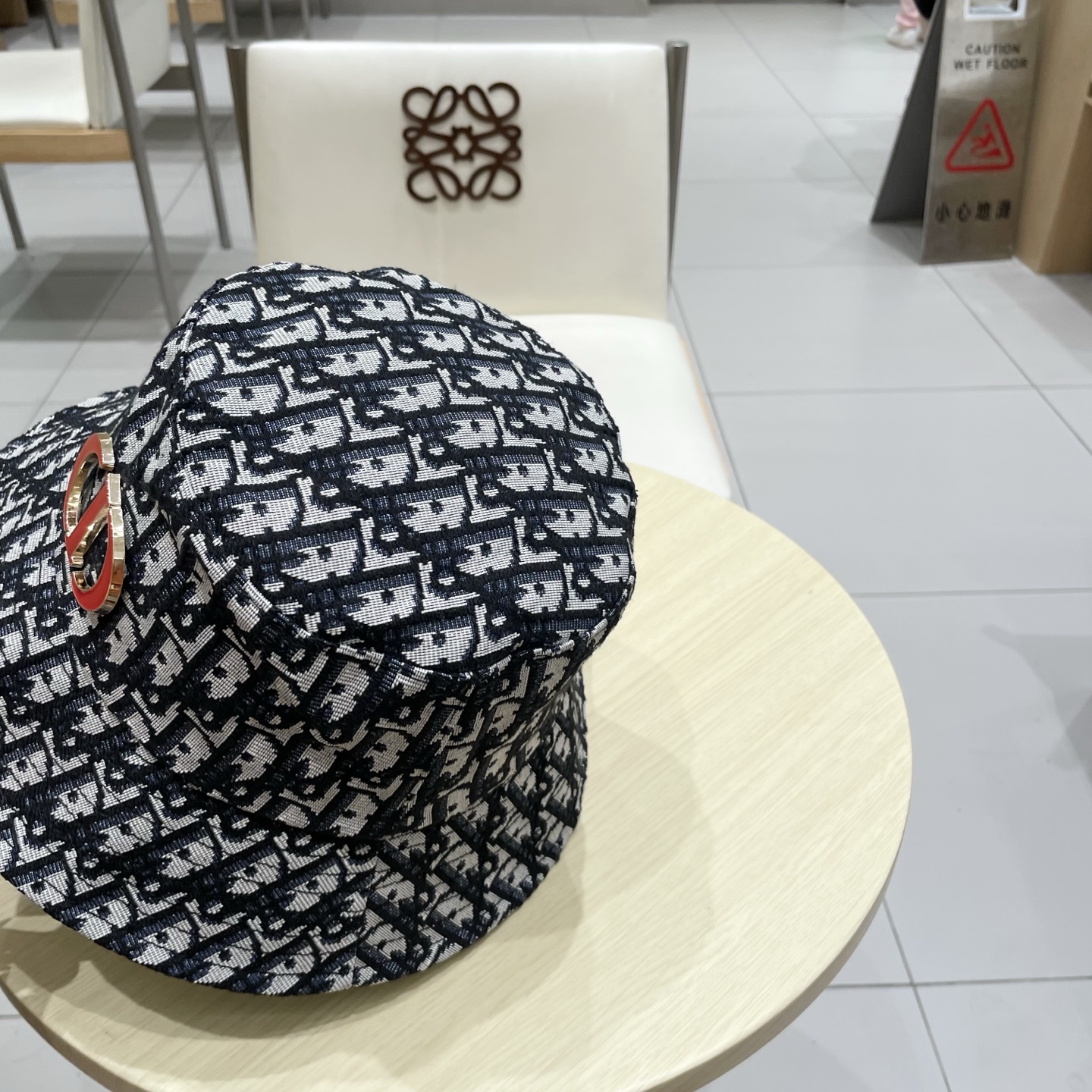  Dior 迪奥 新款原单渔夫帽， 精致純也格调很有感觉，很酷很时尚，专柜断货热门，质量超赞