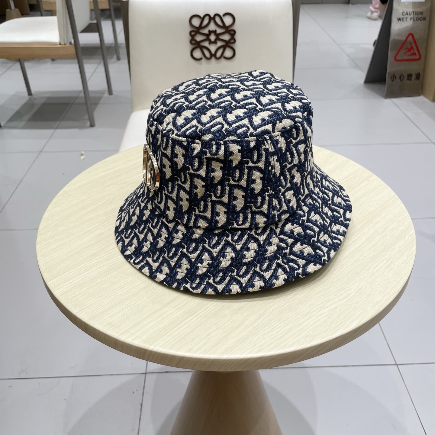  Dior 迪奥 新款原单渔夫帽， 精致純也格调很有感觉，很酷很时尚，专柜断货热门，质量超赞