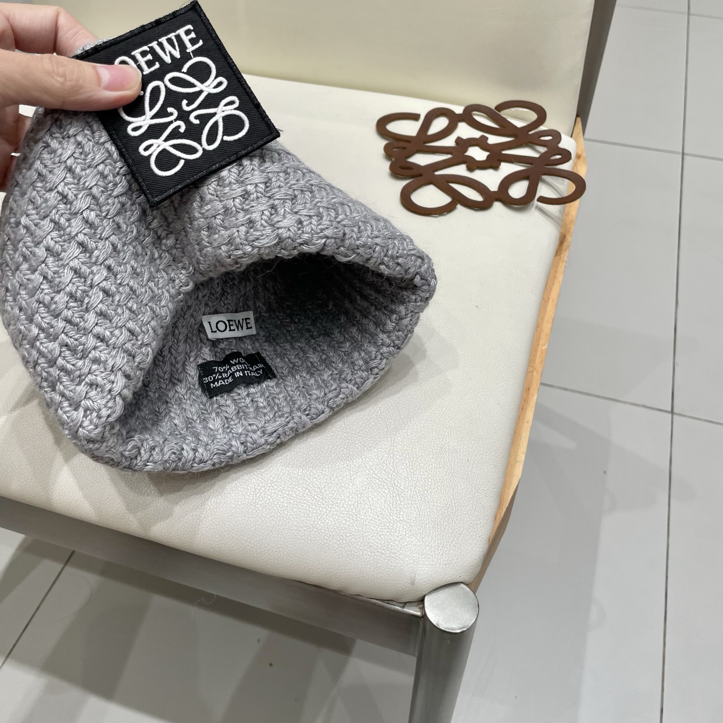   罗意威官方热卖爆款，羊毛针织毛线帽，百分之70羊毛，30兔毛，时尚好品质高端大气，超柔软！超火爆💖质