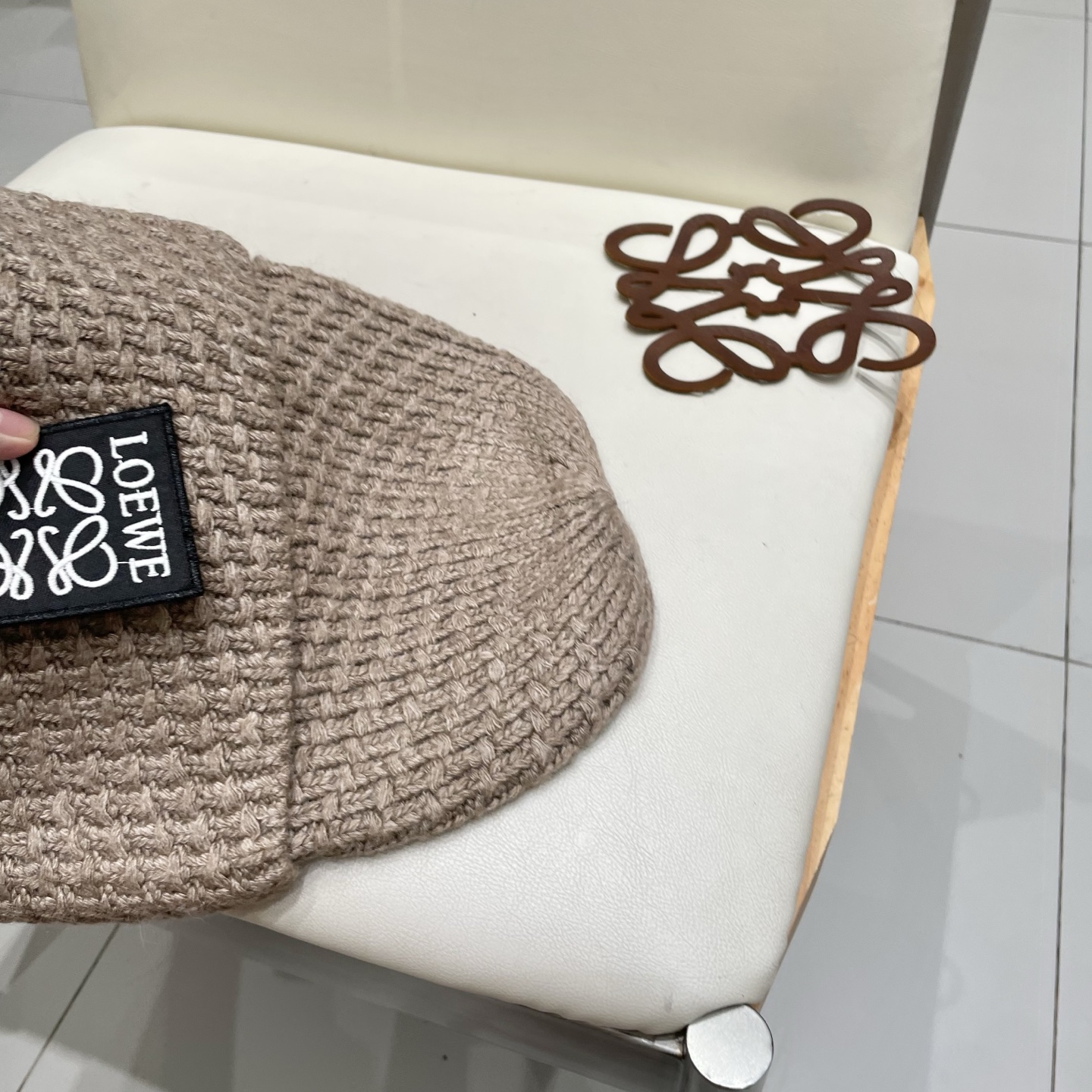   罗意威官方热卖爆款，羊毛针织毛线帽，百分之70羊毛，30兔毛，时尚好品质高端大气，超柔软！超火爆💖质