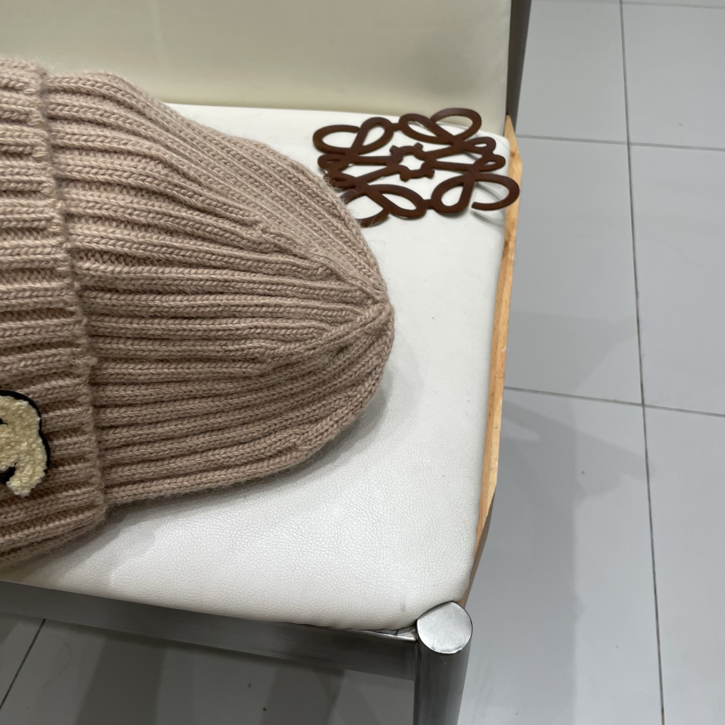  Chanel官网品质香奈儿秋冬网红时尚博主推荐款毛线帽，小红书爆款，手感超柔软舒适的针织线帽，弹性极佳