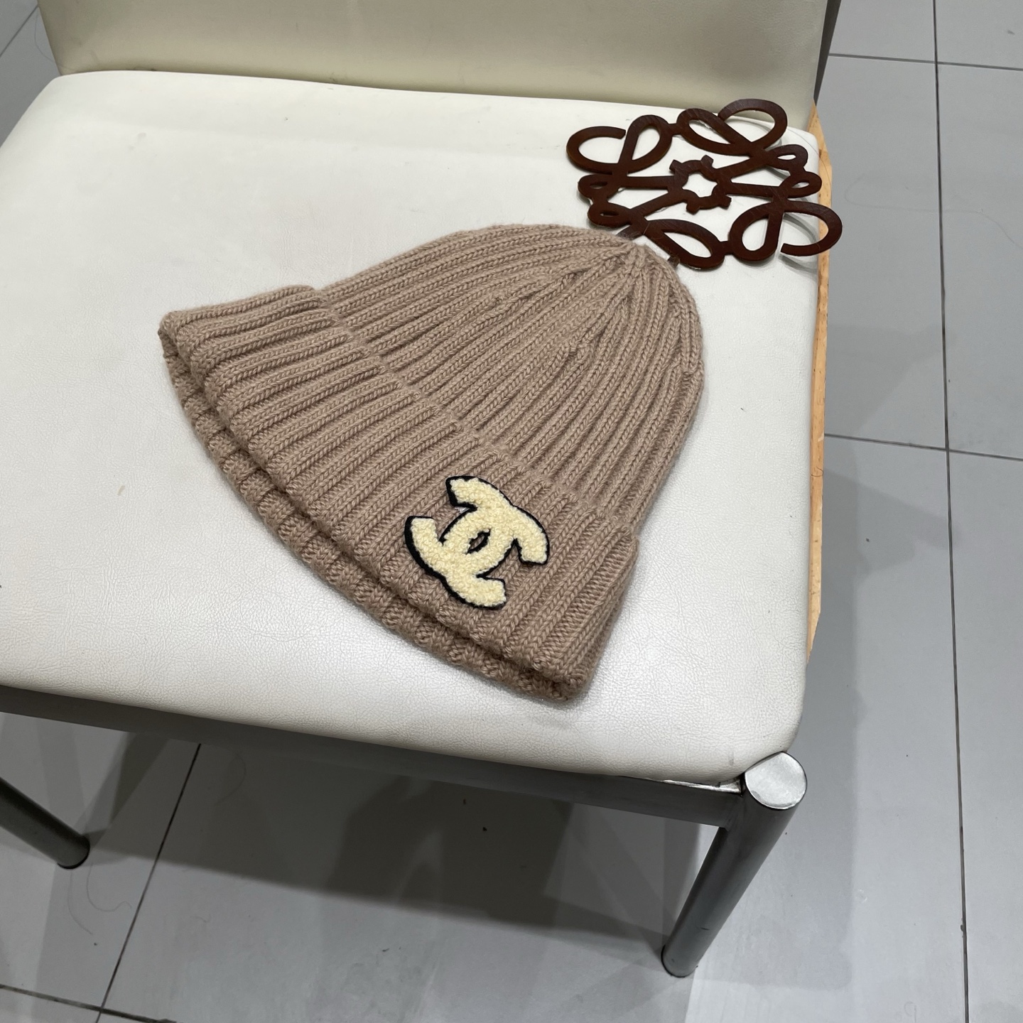  Chanel官网品质香奈儿秋冬网红时尚博主推荐款毛线帽，小红书爆款，手感超柔软舒适的针织线帽，弹性极佳