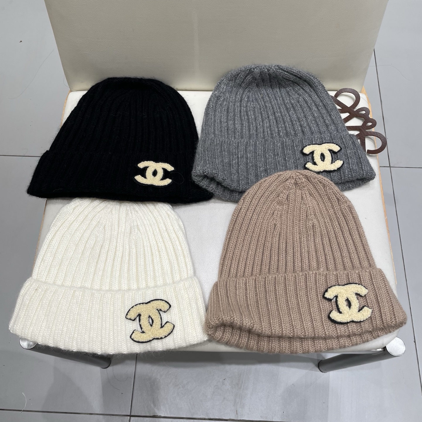  Chanel官网品质香奈儿秋冬网红时尚博主推荐款毛线帽，小红书爆款，手感超柔软舒适的针织线帽，弹性极佳