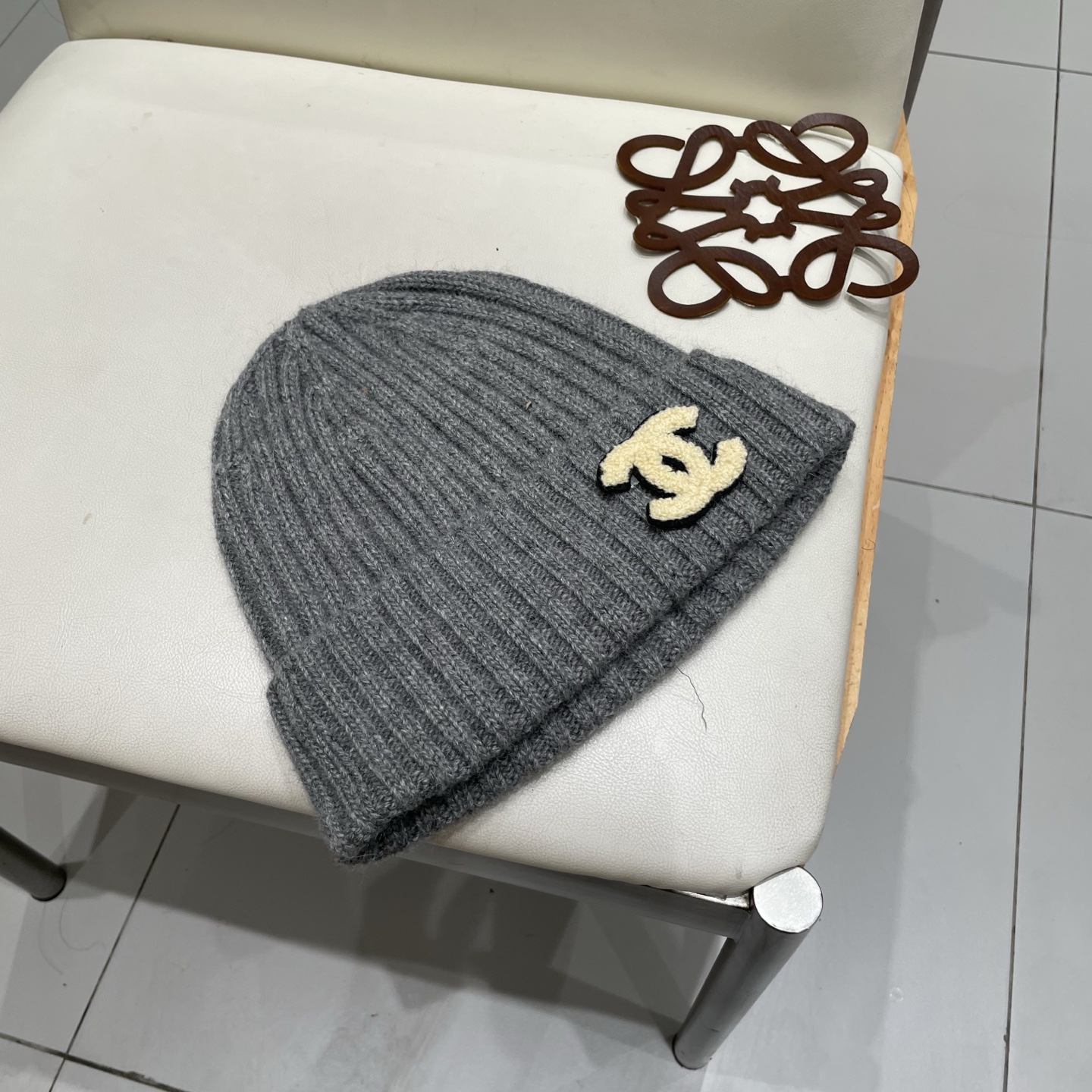  Chanel官网品质香奈儿秋冬网红时尚博主推荐款毛线帽，小红书爆款，手感超柔软舒适的针织线帽，弹性极佳