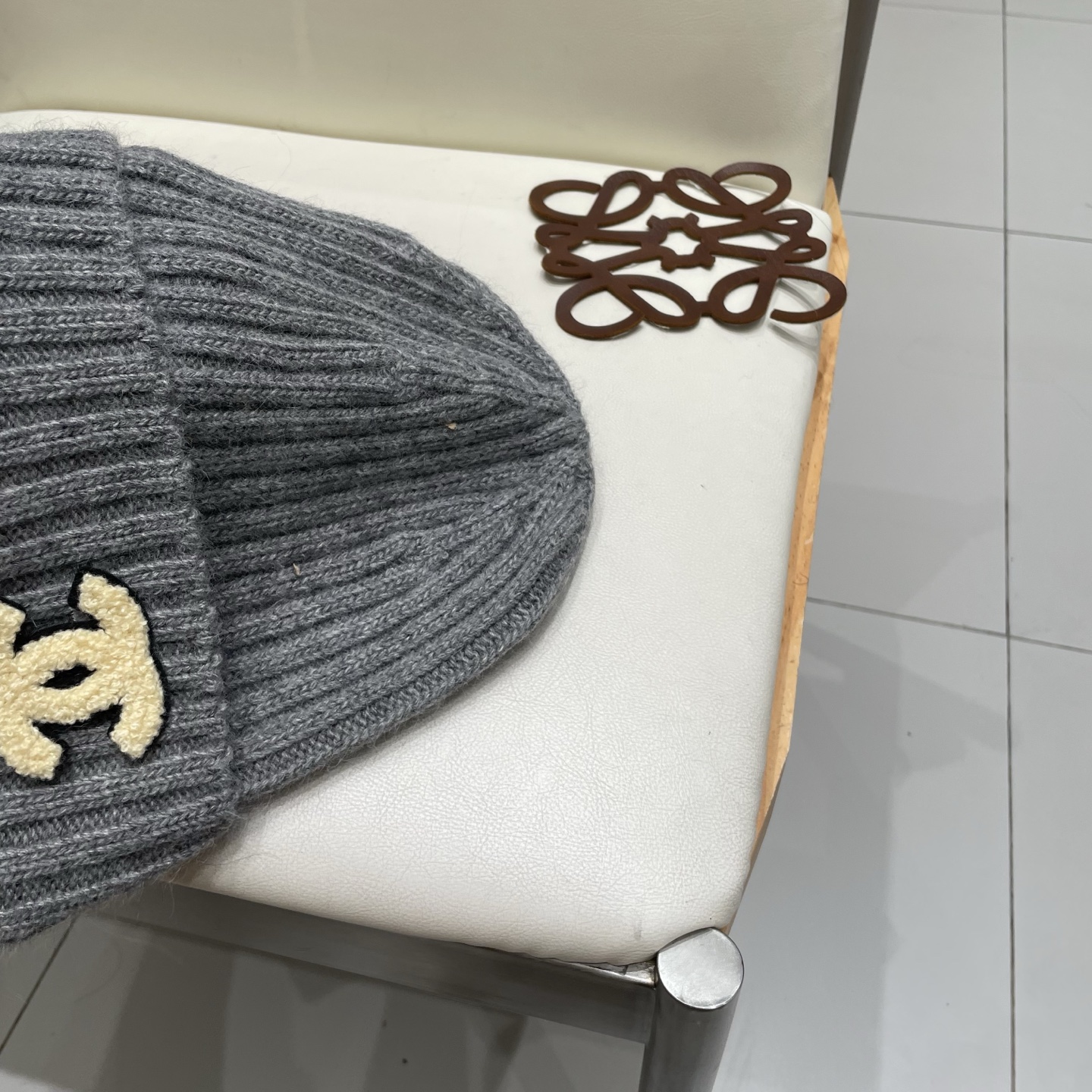  Chanel官网品质香奈儿秋冬网红时尚博主推荐款毛线帽，小红书爆款，手感超柔软舒适的针织线帽，弹性极佳