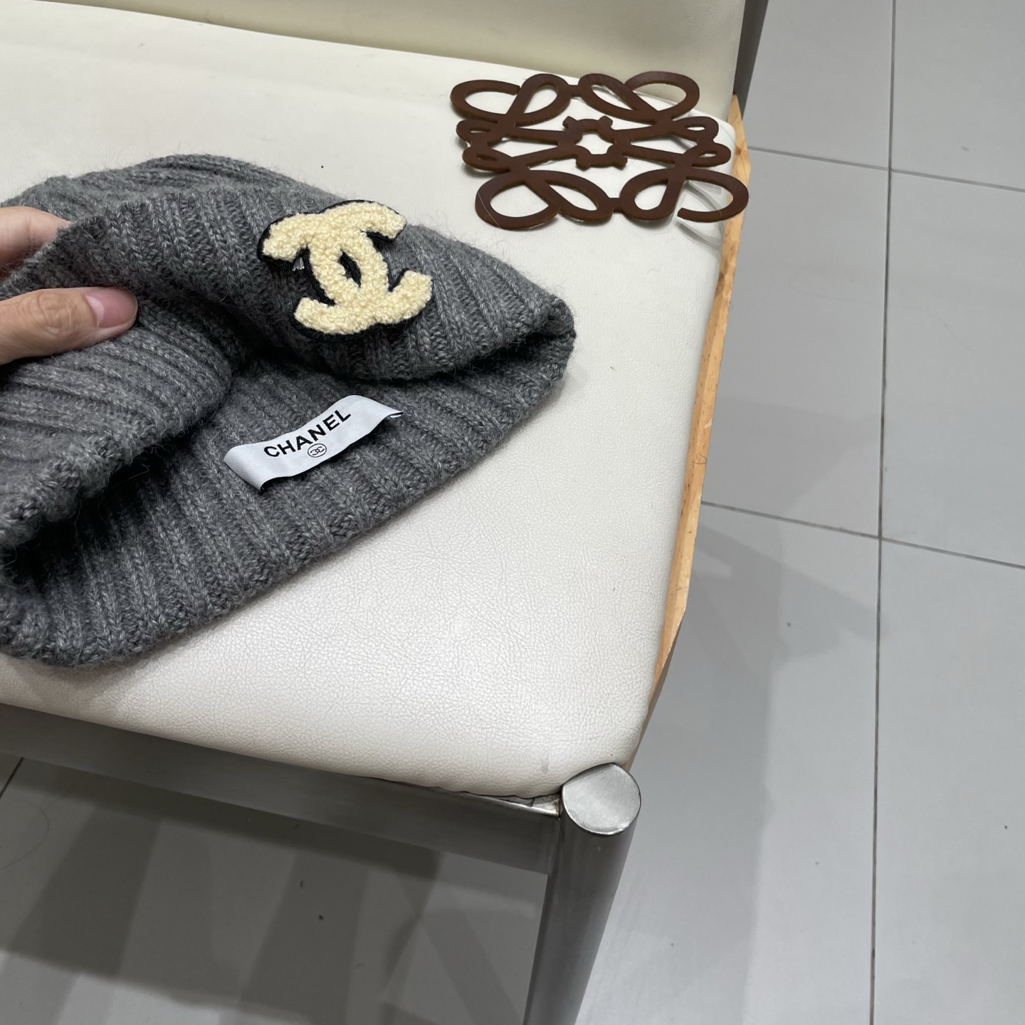  Chanel官网品质香奈儿秋冬网红时尚博主推荐款毛线帽，小红书爆款，手感超柔软舒适的针织线帽，弹性极佳