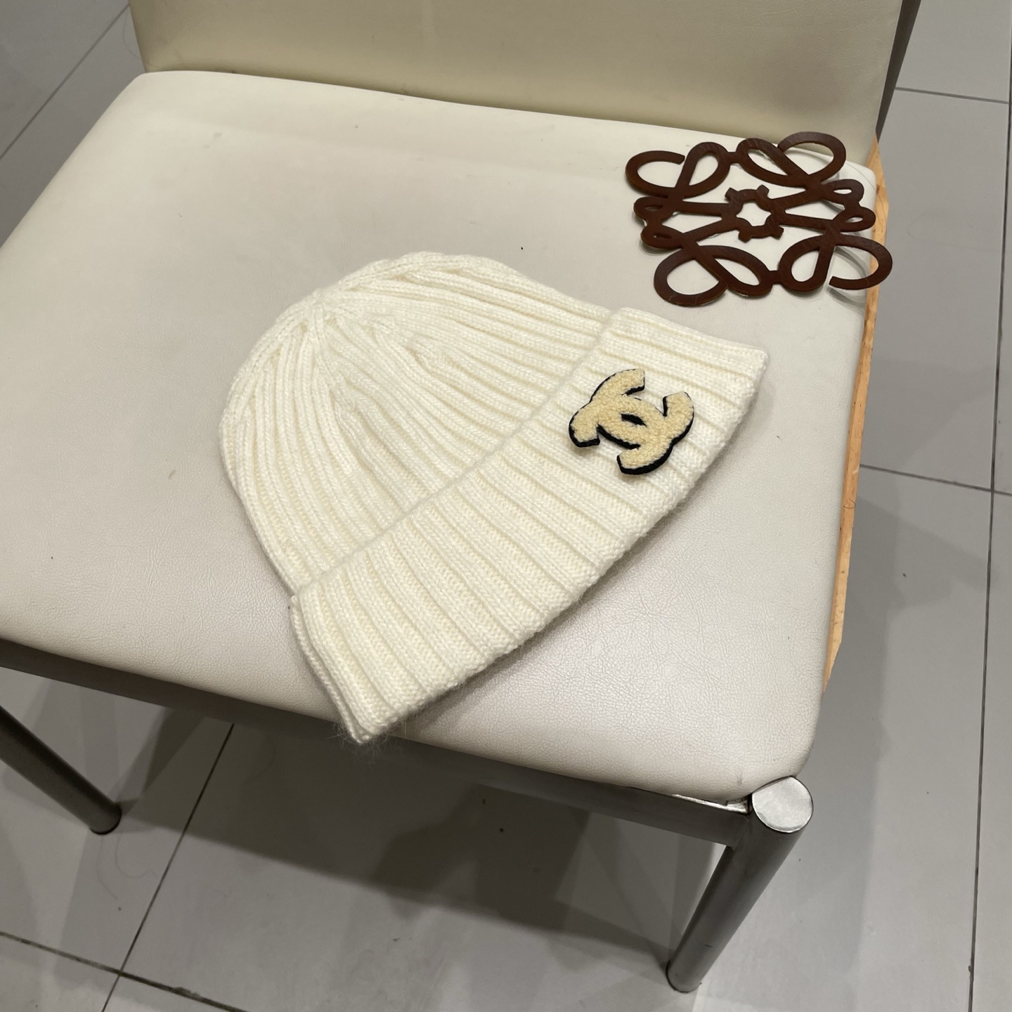  Chanel官网品质香奈儿秋冬网红时尚博主推荐款毛线帽，小红书爆款，手感超柔软舒适的针织线帽，弹性极佳