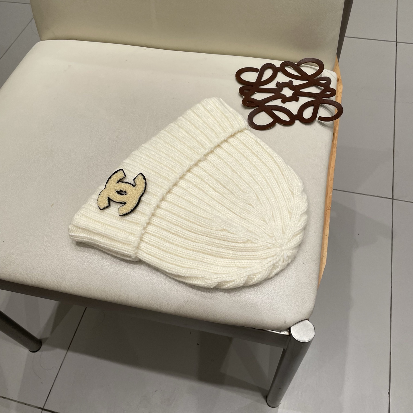  Chanel官网品质香奈儿秋冬网红时尚博主推荐款毛线帽，小红书爆款，手感超柔软舒适的针织线帽，弹性极佳