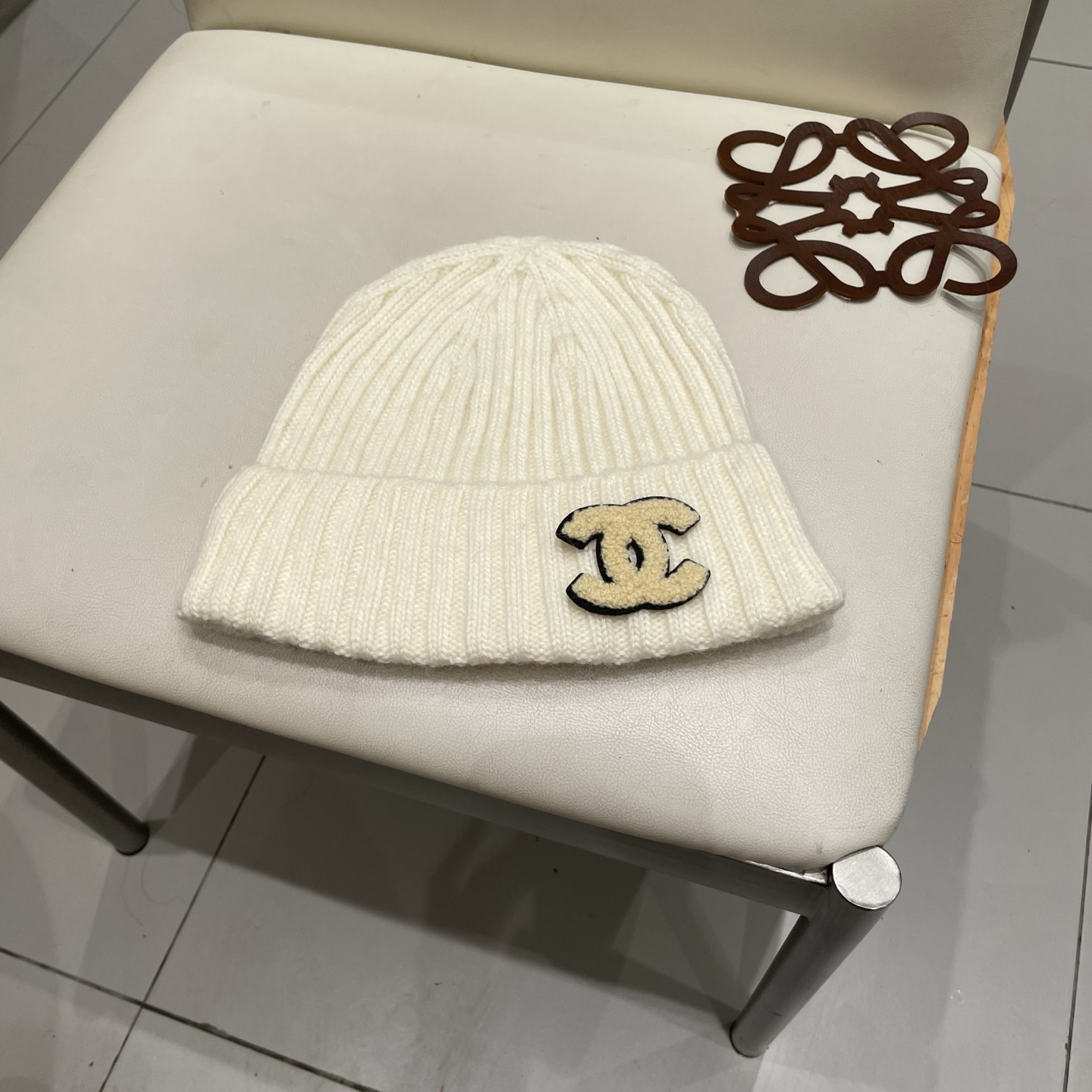  Chanel官网品质香奈儿秋冬网红时尚博主推荐款毛线帽，小红书爆款，手感超柔软舒适的针织线帽，弹性极佳