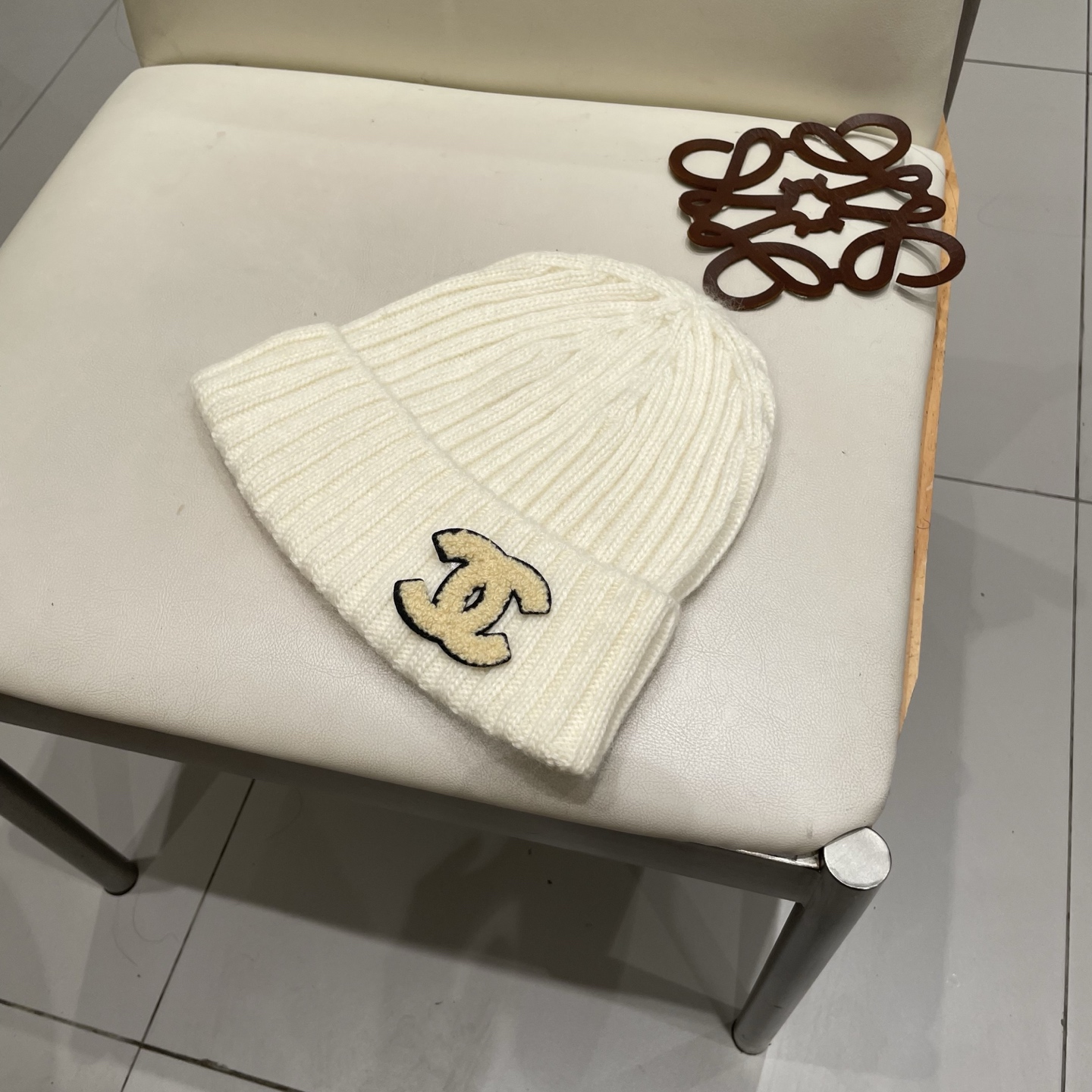  Chanel官网品质香奈儿秋冬网红时尚博主推荐款毛线帽，小红书爆款，手感超柔软舒适的针织线帽，弹性极佳