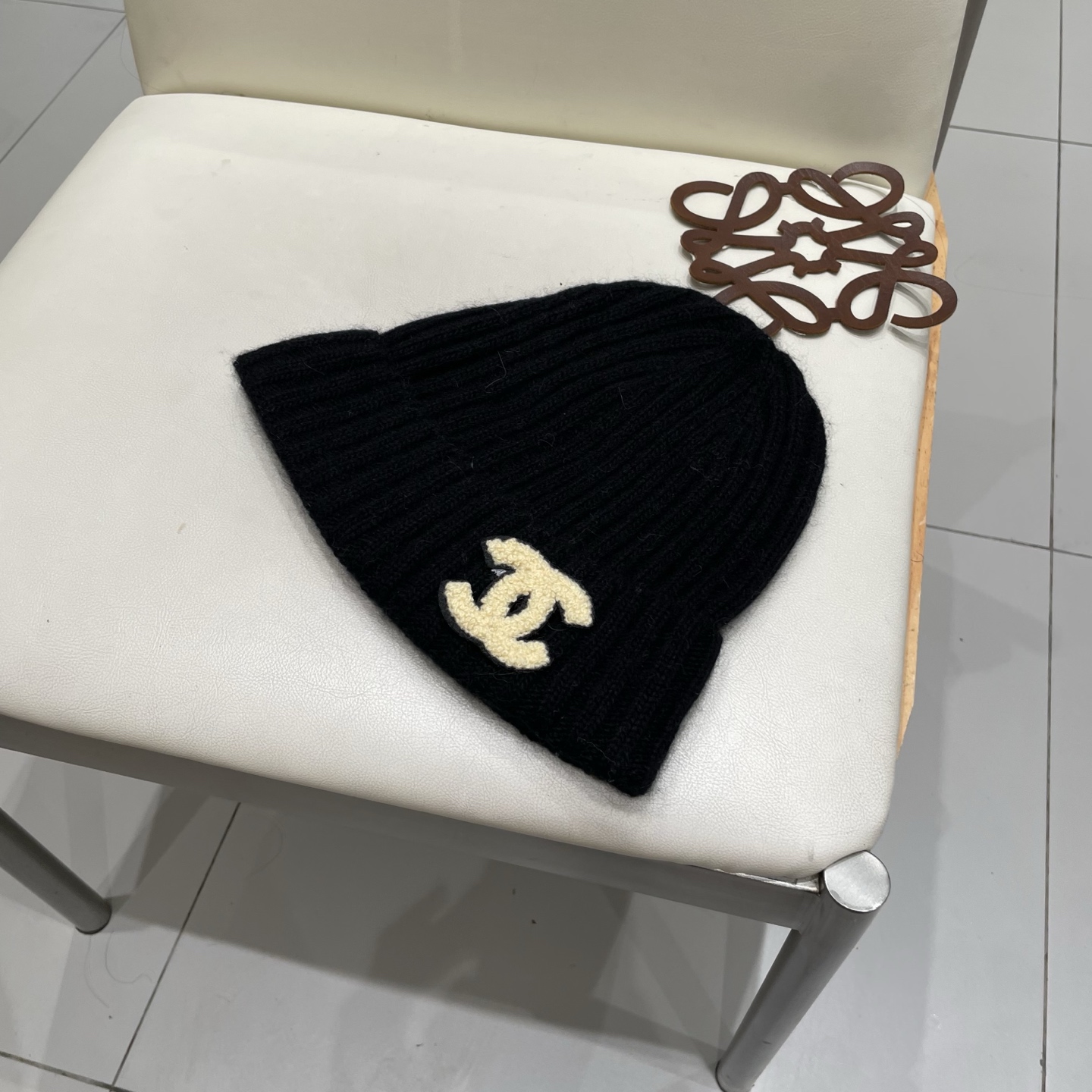  Chanel官网品质香奈儿秋冬网红时尚博主推荐款毛线帽，小红书爆款，手感超柔软舒适的针织线帽，弹性极佳