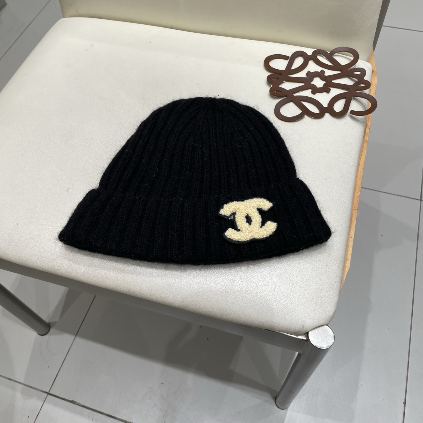  Chanel官网品质香奈儿秋冬网红时尚博主推荐款毛线帽，小红书爆款，手感超柔软舒适的针织线帽，弹性极佳