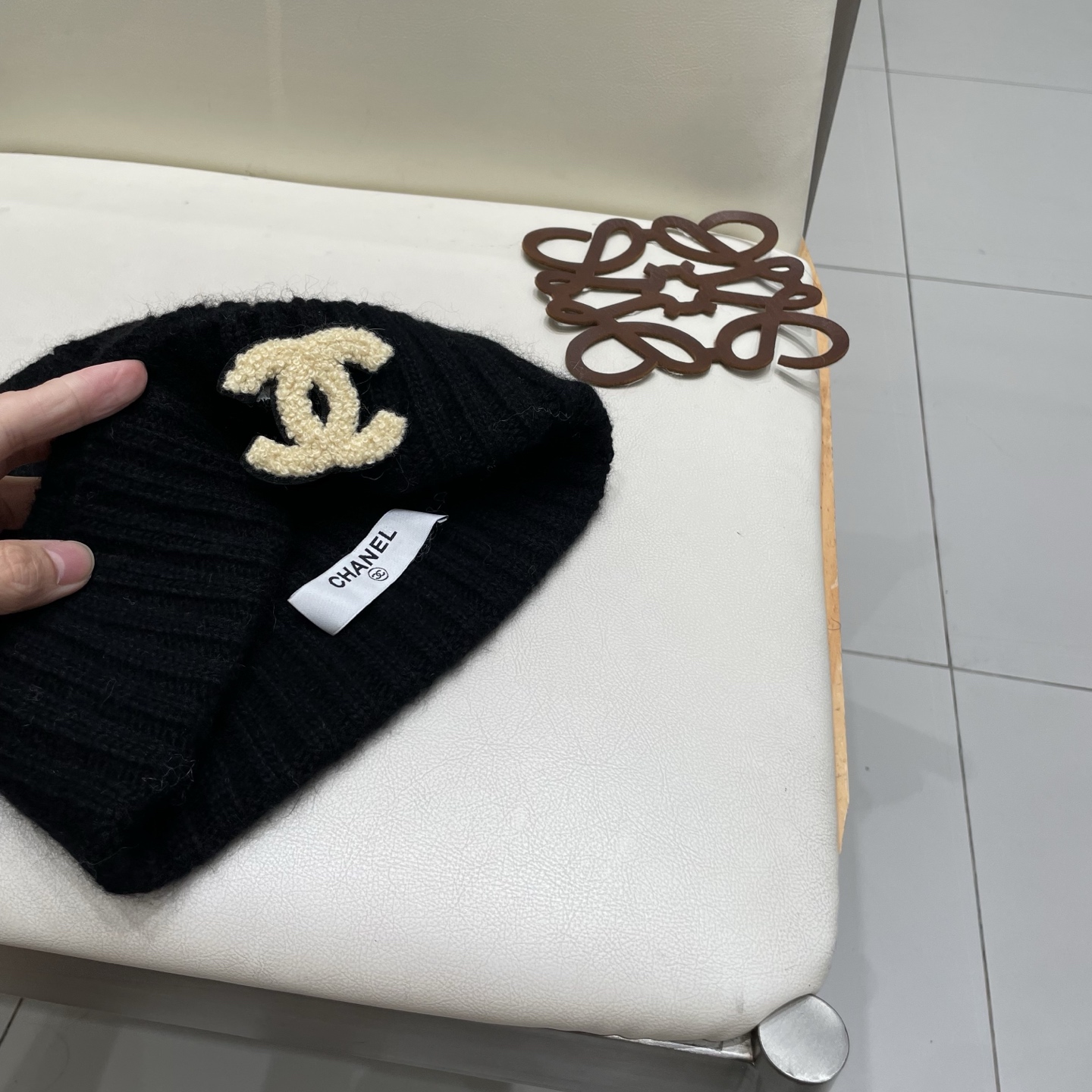  Chanel官网品质香奈儿秋冬网红时尚博主推荐款毛线帽，小红书爆款，手感超柔软舒适的针织线帽，弹性极佳