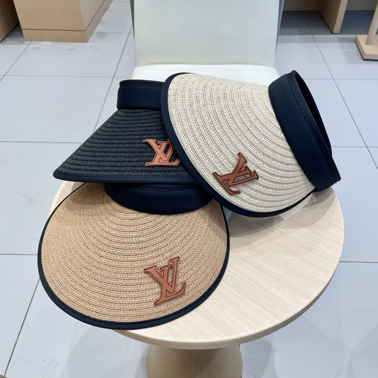 🧢路易威登棒球帽 LouisVuitton😍户外防晒帽子遮阳帽夏季天草帽防紫外线发箍式太阳帽简约空顶帽女