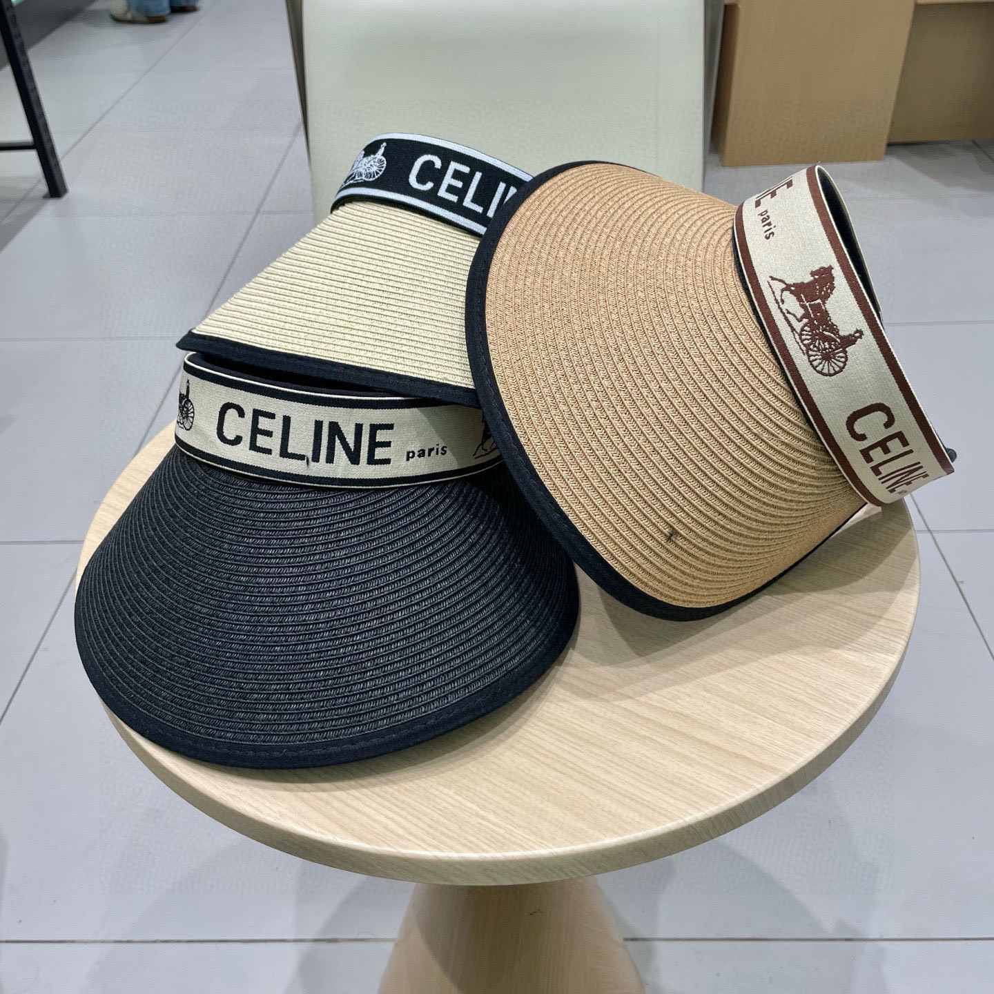  CELINE 塞琳春夏超细装饰空顶帽 超🉑空顶系列，颜色妥妥，轻便携带！小仙女🧚人手必备