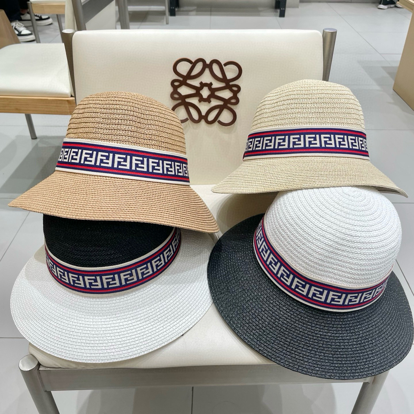  芬迪新款拼色草帽，名媛必备，头围57cm