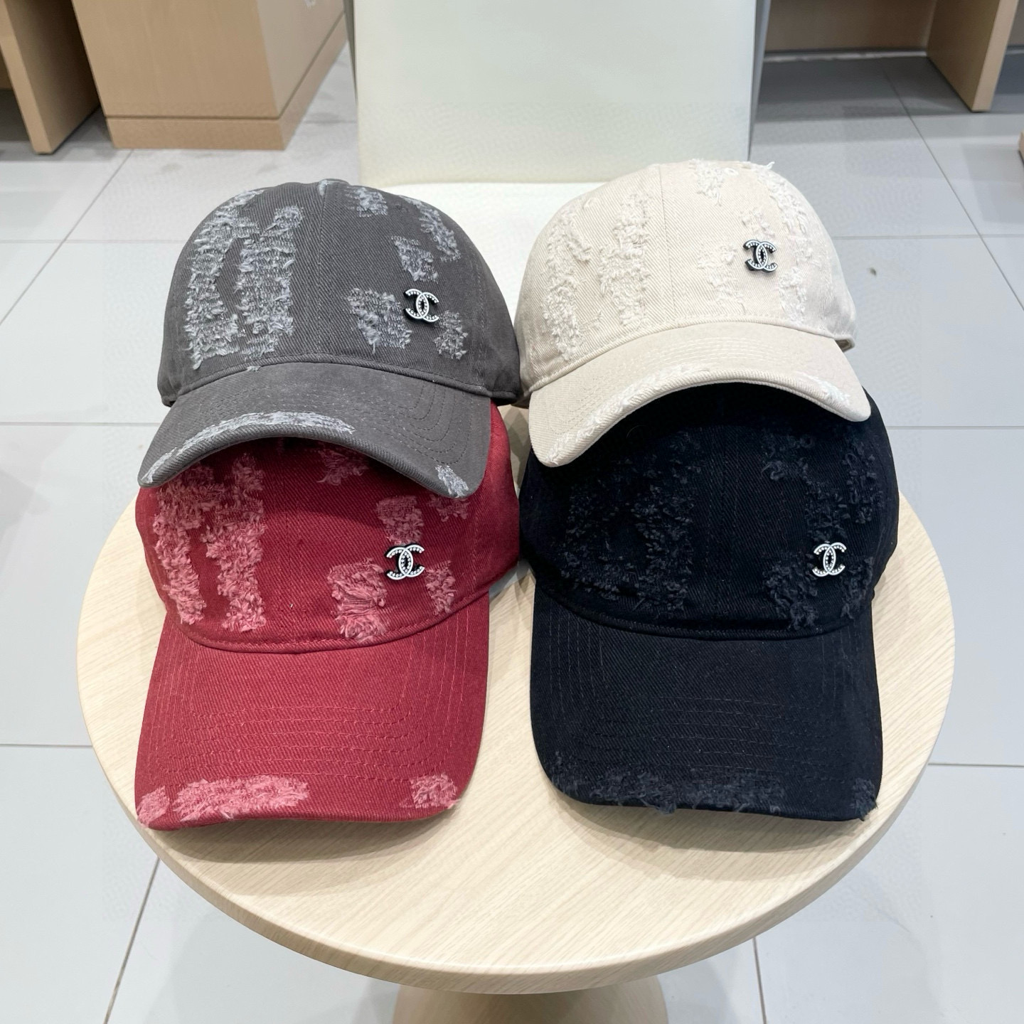  CHANEL香奈儿】新款简约logo棒球帽，新款出货，大牌款超好搭配，赶紧入手！