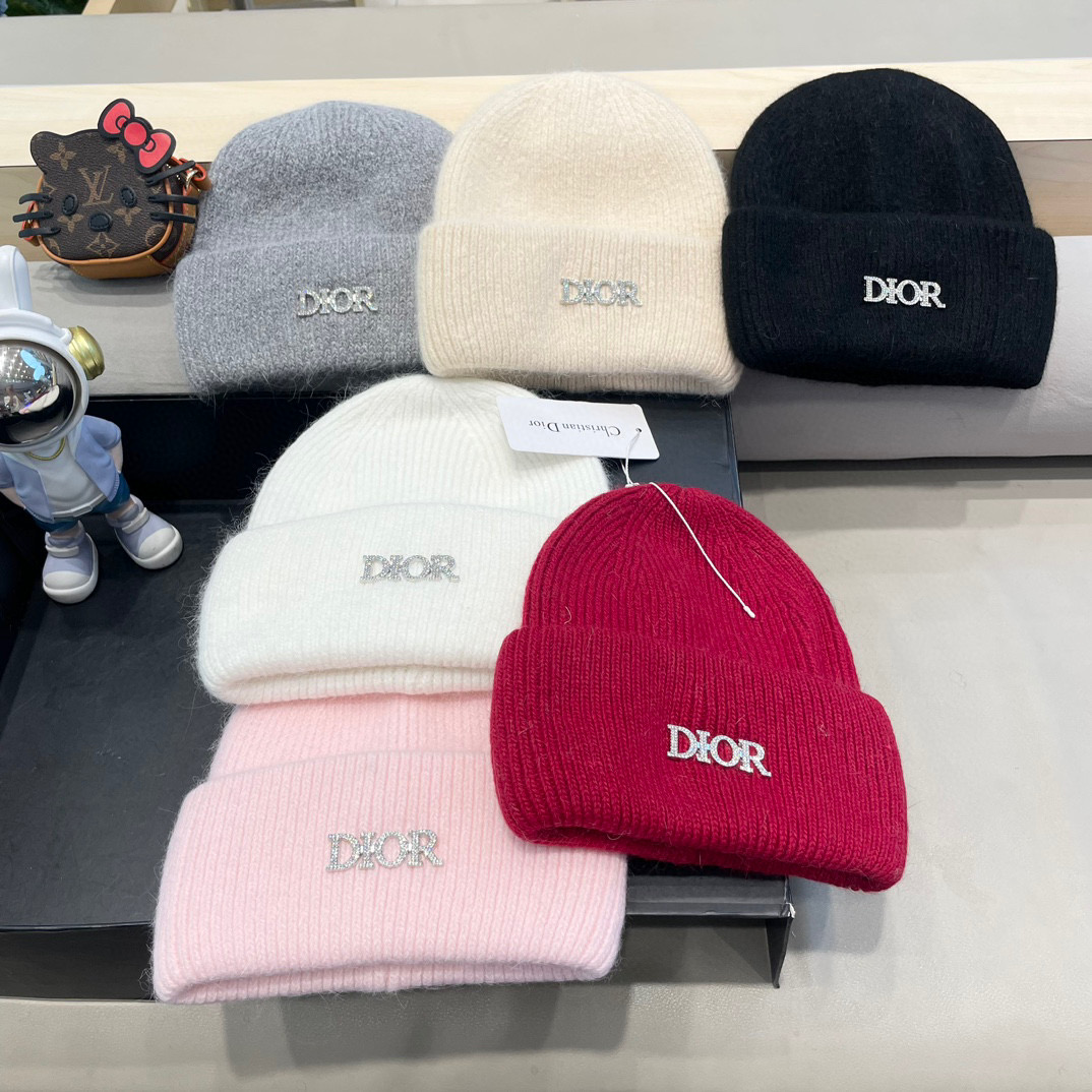  Dior迪奥秋冬新款针织帽简约百搭时尚毛线帽显脸小保暖护耳男女同款帽子