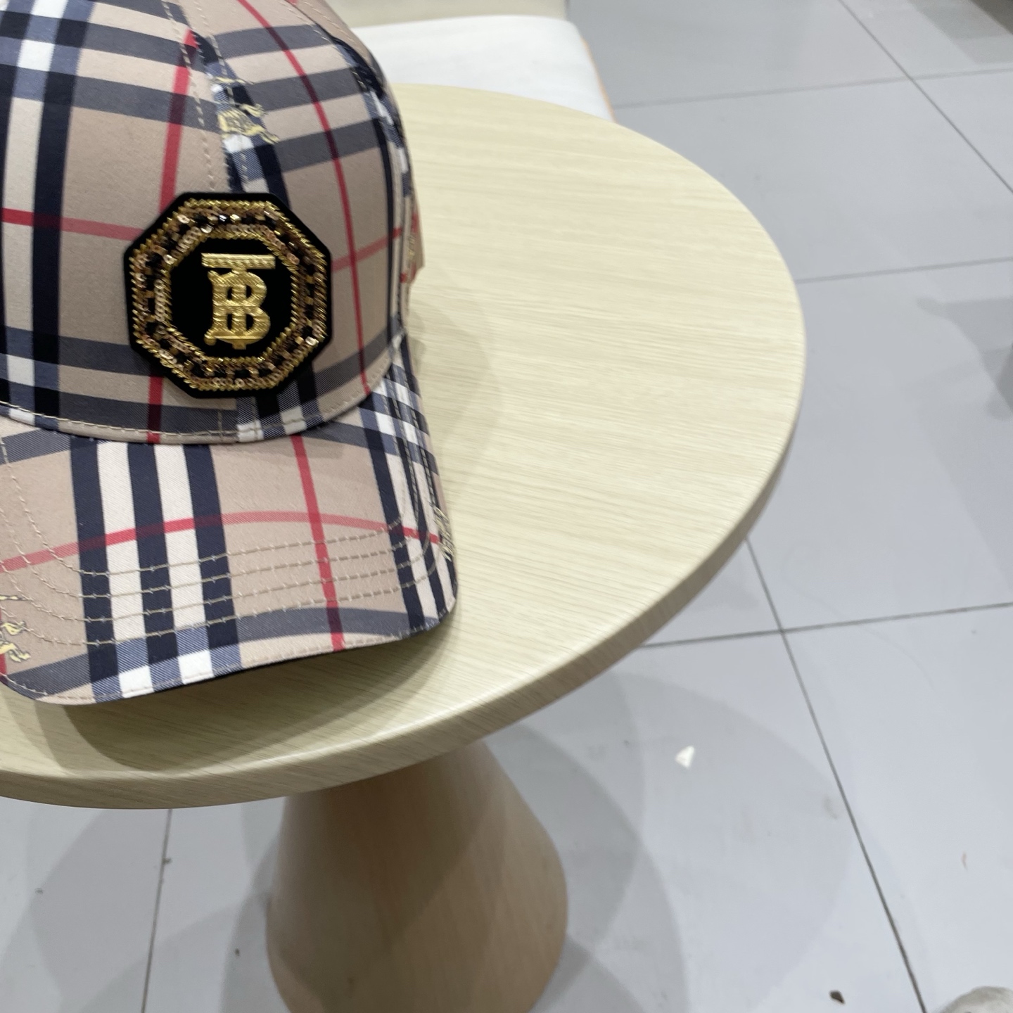  Burberry（巴宝莉）立体绣，原单棒球帽  专柜热卖款纯棉内里，轻盈透气。完美版型，对格精准无误，