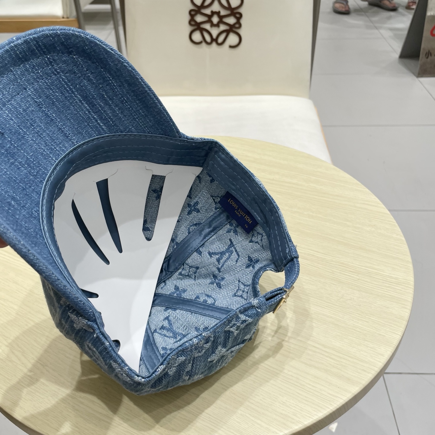  🧢路易威登 LV，牛仔布棒球帽，可以戴N多年的款式，时尚高端