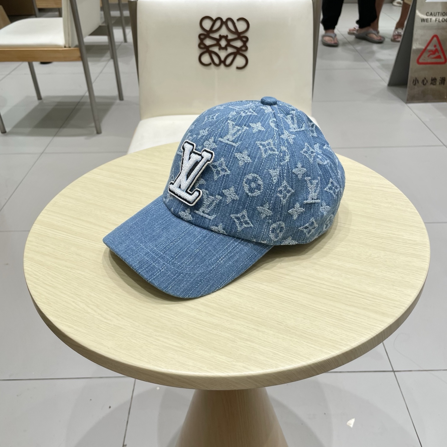  🧢路易威登 LV，牛仔布棒球帽，可以戴N多年的款式，时尚高端
