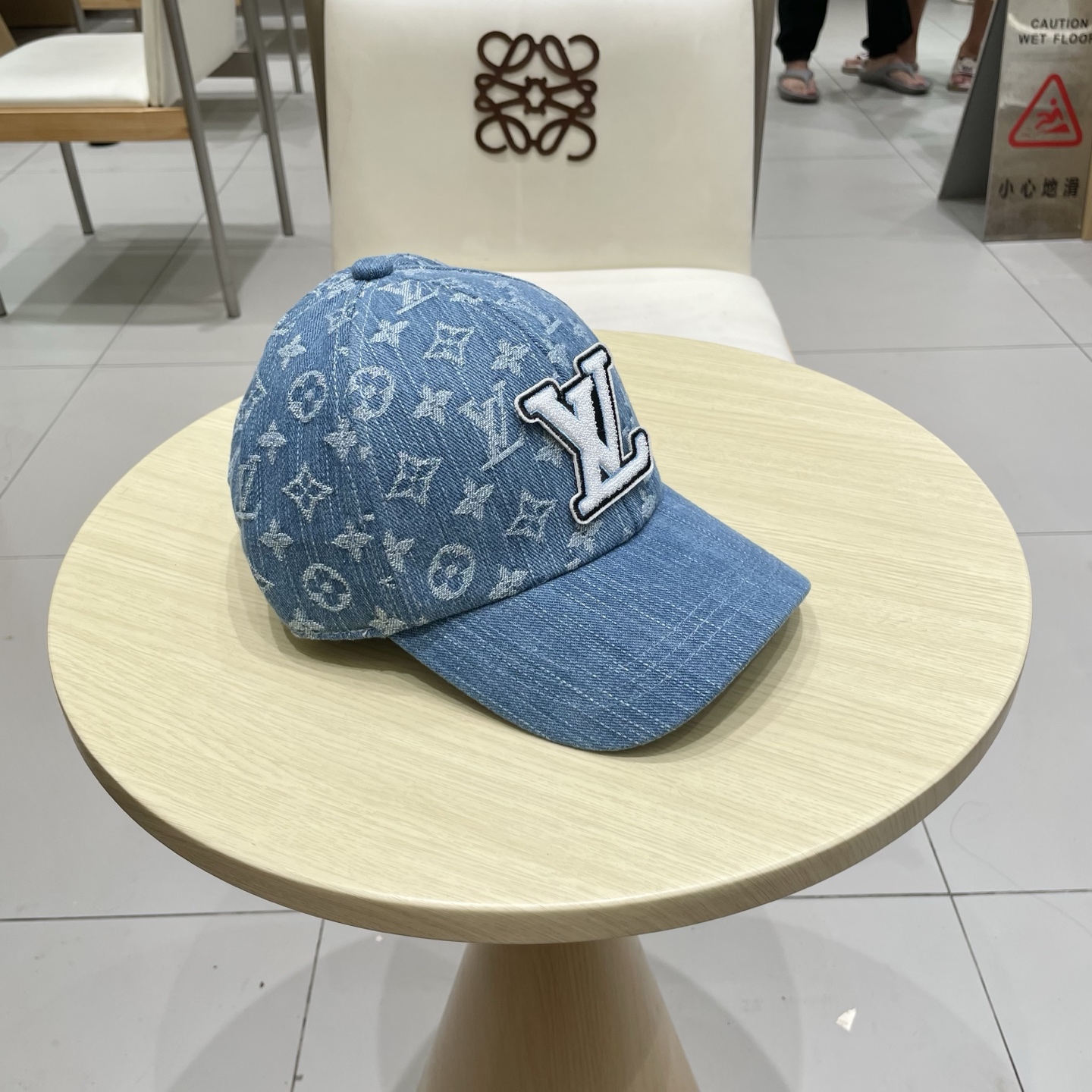  🧢路易威登 LV，牛仔布棒球帽，可以戴N多年的款式，时尚高端