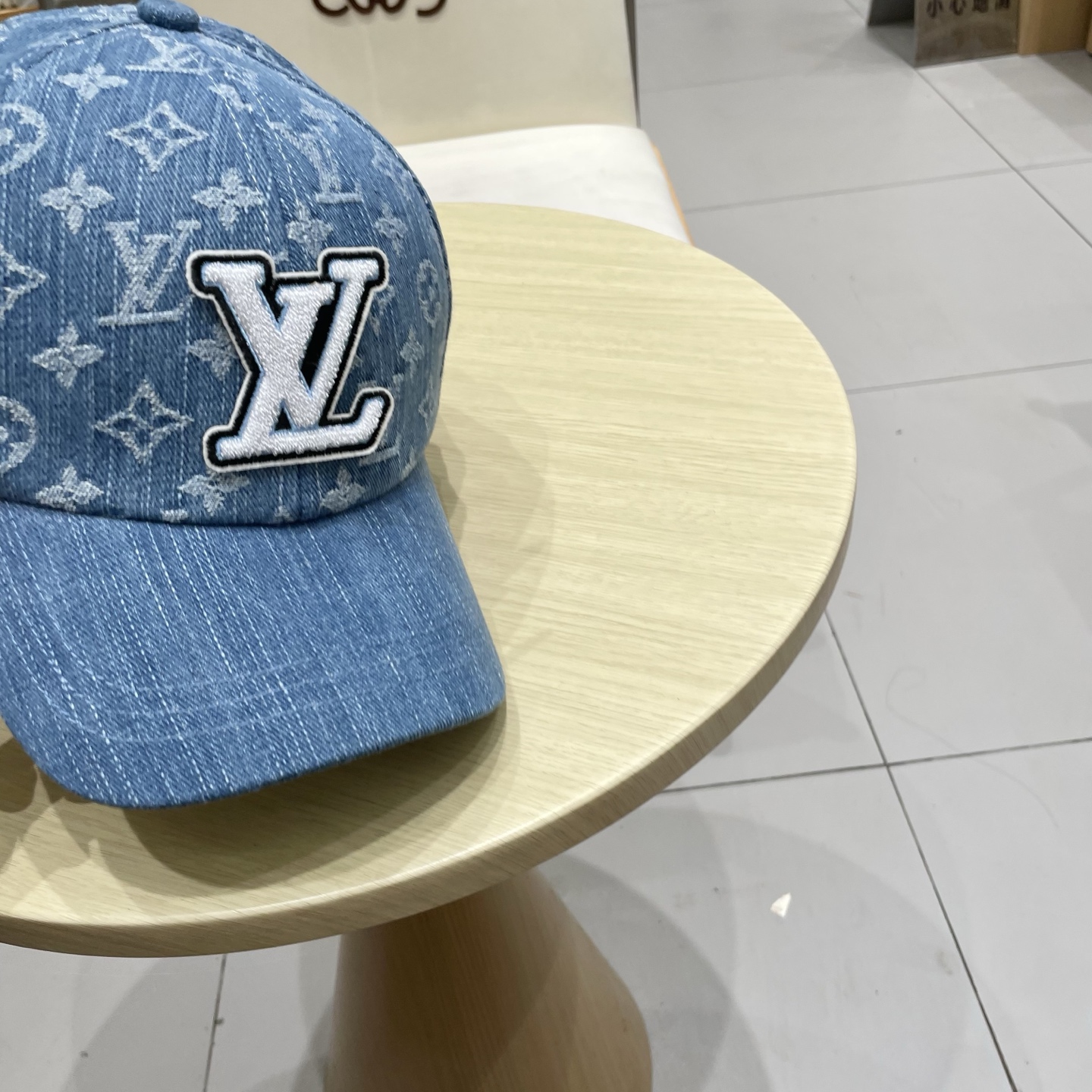  🧢路易威登 LV，牛仔布棒球帽，可以戴N多年的款式，时尚高端