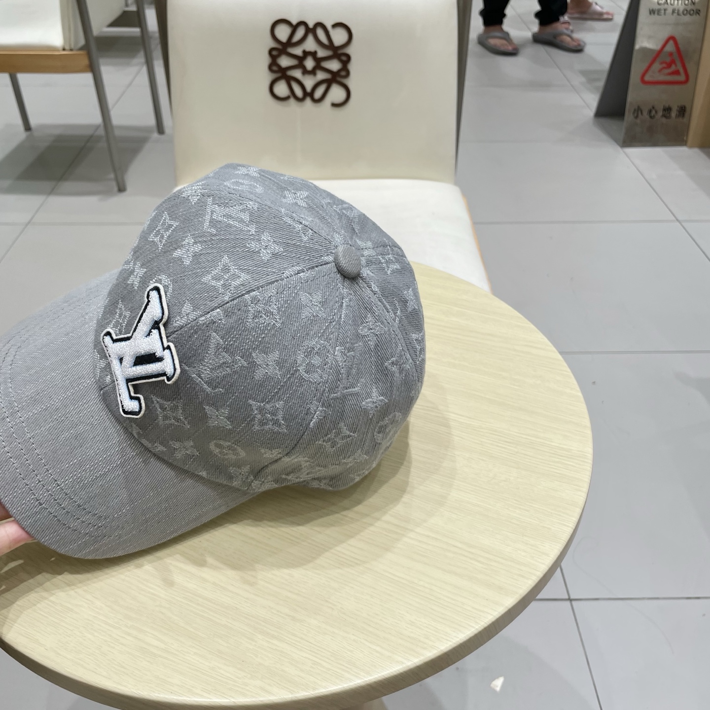  🧢路易威登 LV，牛仔布棒球帽，可以戴N多年的款式，时尚高端