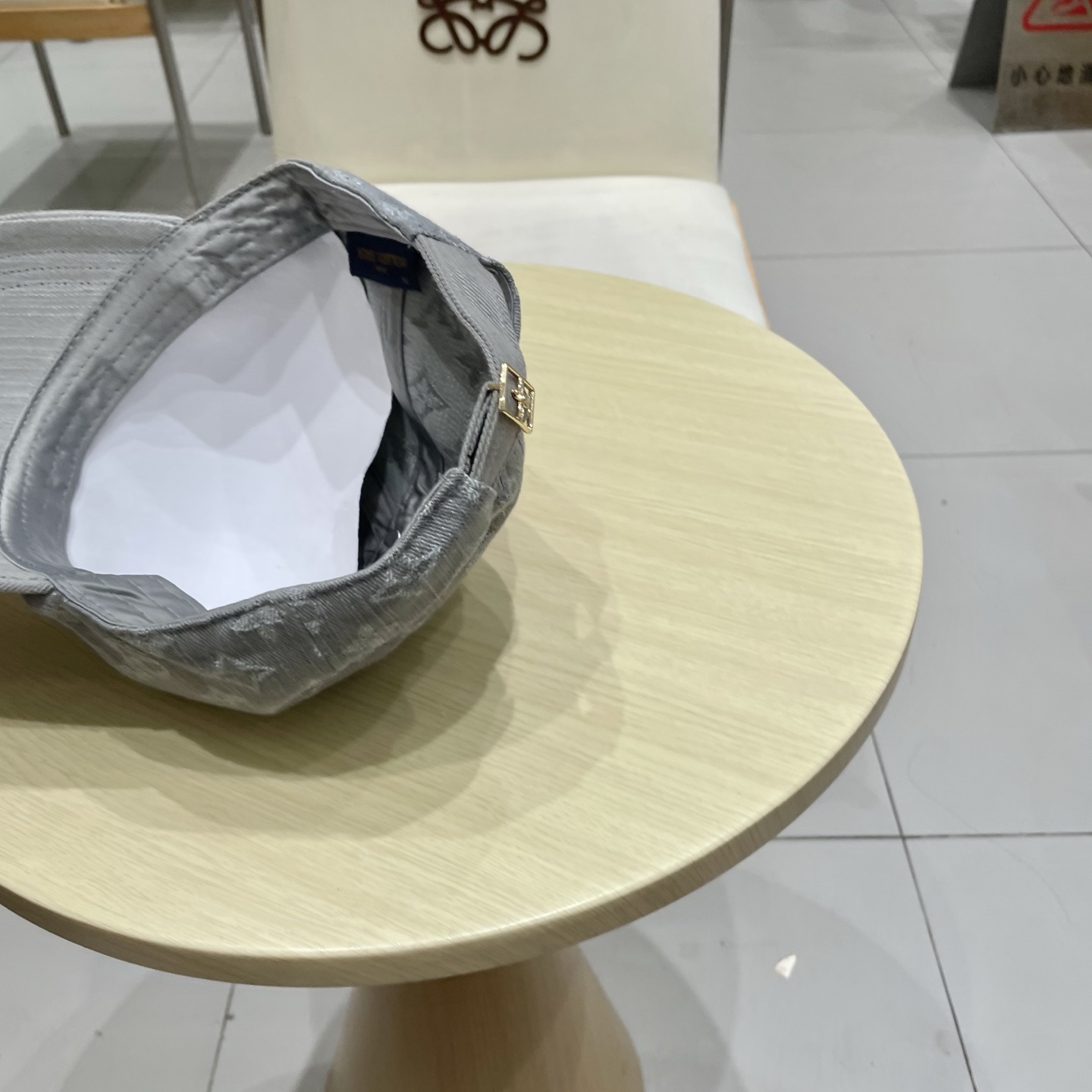  🧢路易威登 LV，牛仔布棒球帽，可以戴N多年的款式，时尚高端