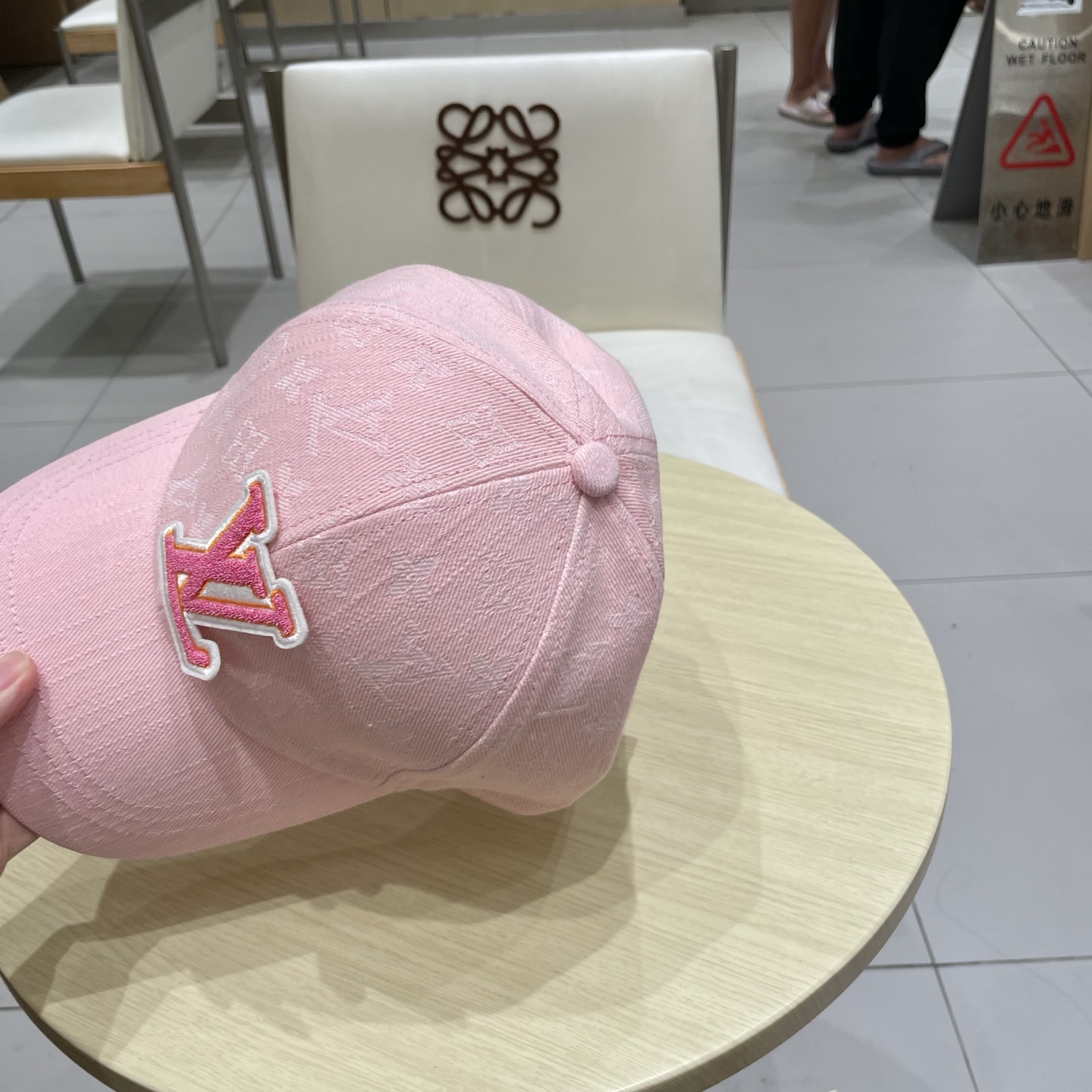  🧢路易威登 LV，牛仔布棒球帽，可以戴N多年的款式，时尚高端