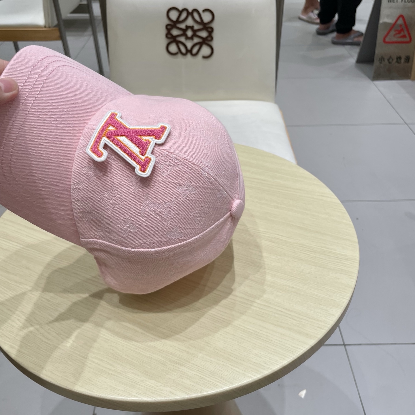  🧢路易威登 LV，牛仔布棒球帽，可以戴N多年的款式，时尚高端