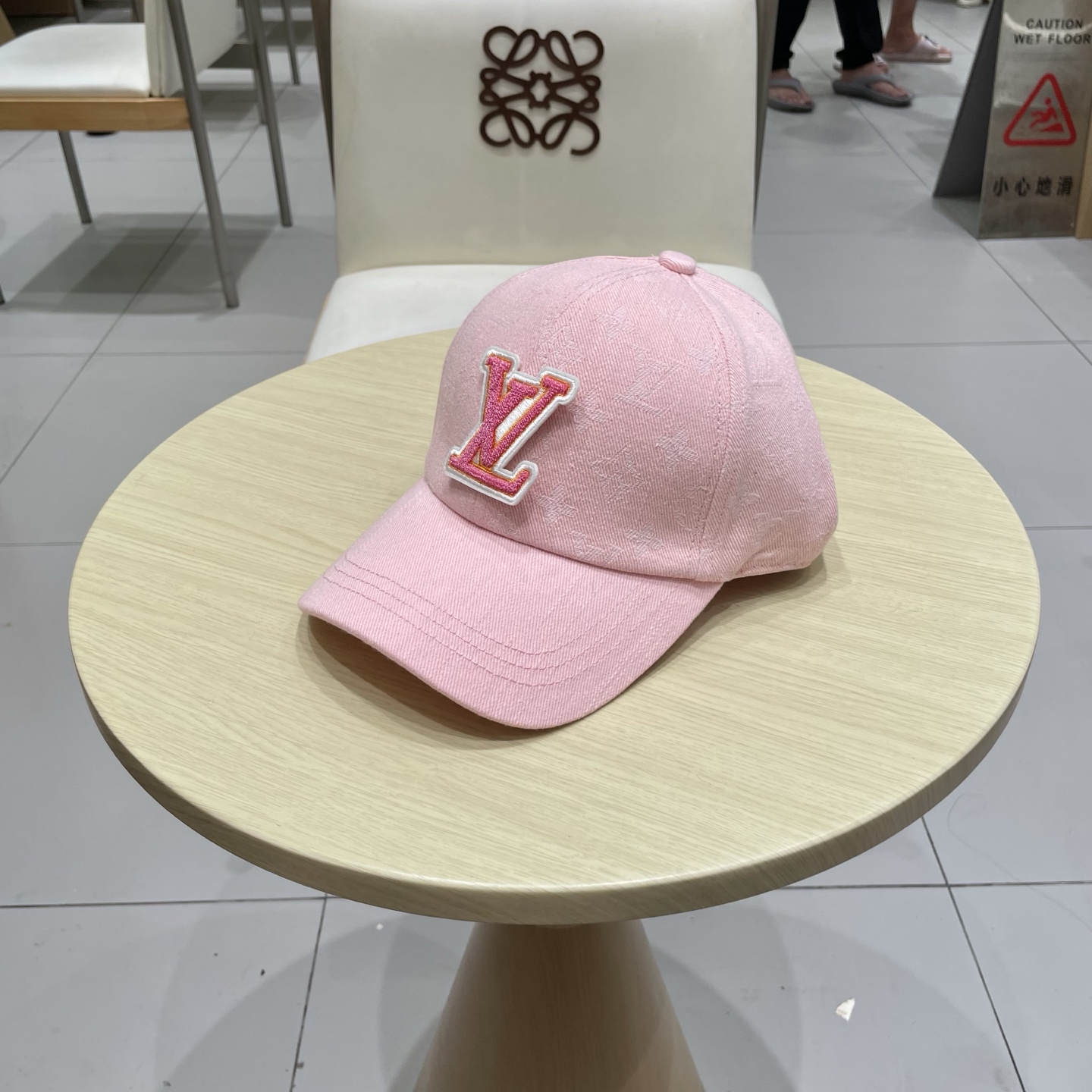  🧢路易威登 LV，牛仔布棒球帽，可以戴N多年的款式，时尚高端