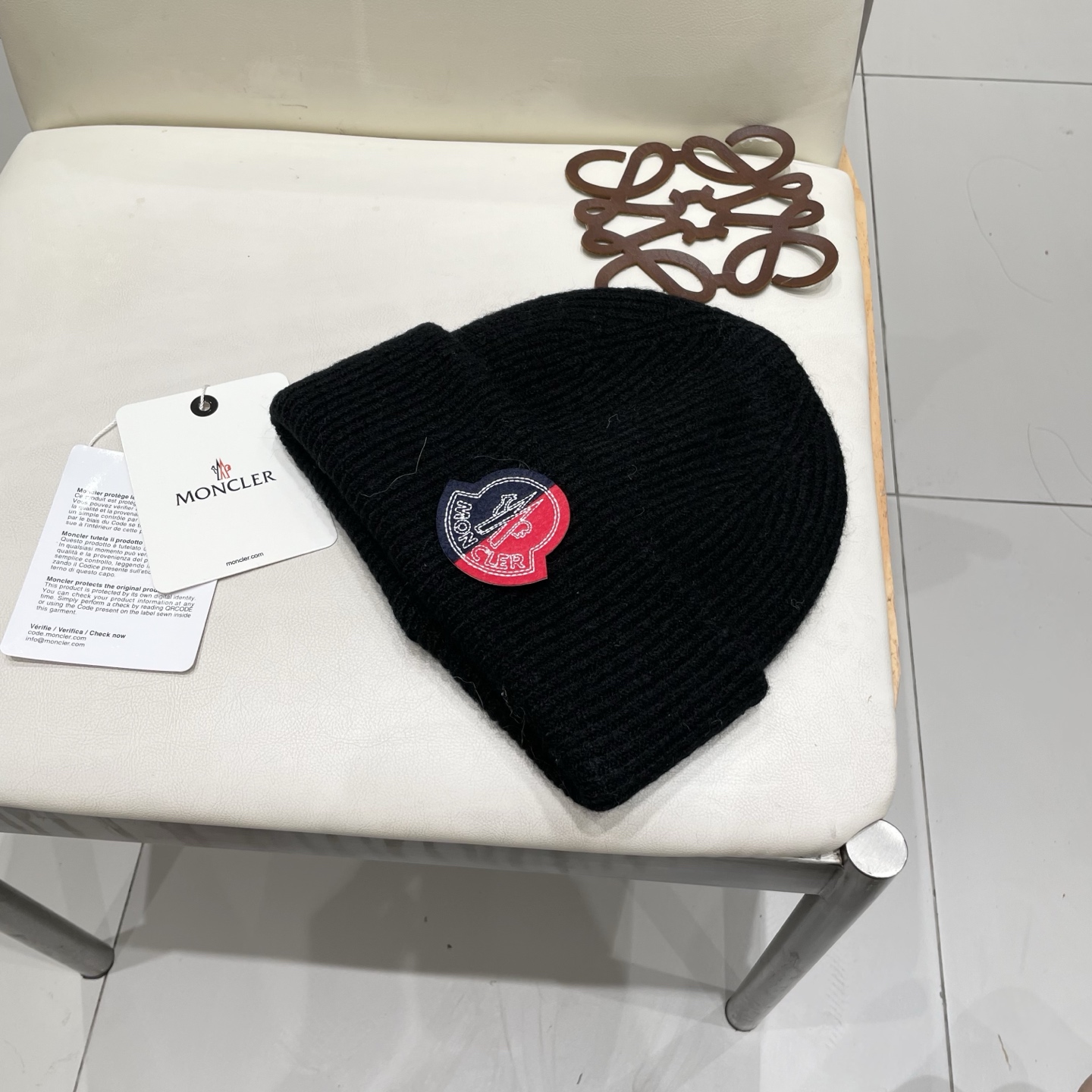 蒙口Moncler盟可睐💥官网经典针织帽，原单复刻.非常柔软亲肤，弹性很好💓有质感又非常百搭的款式~保暖