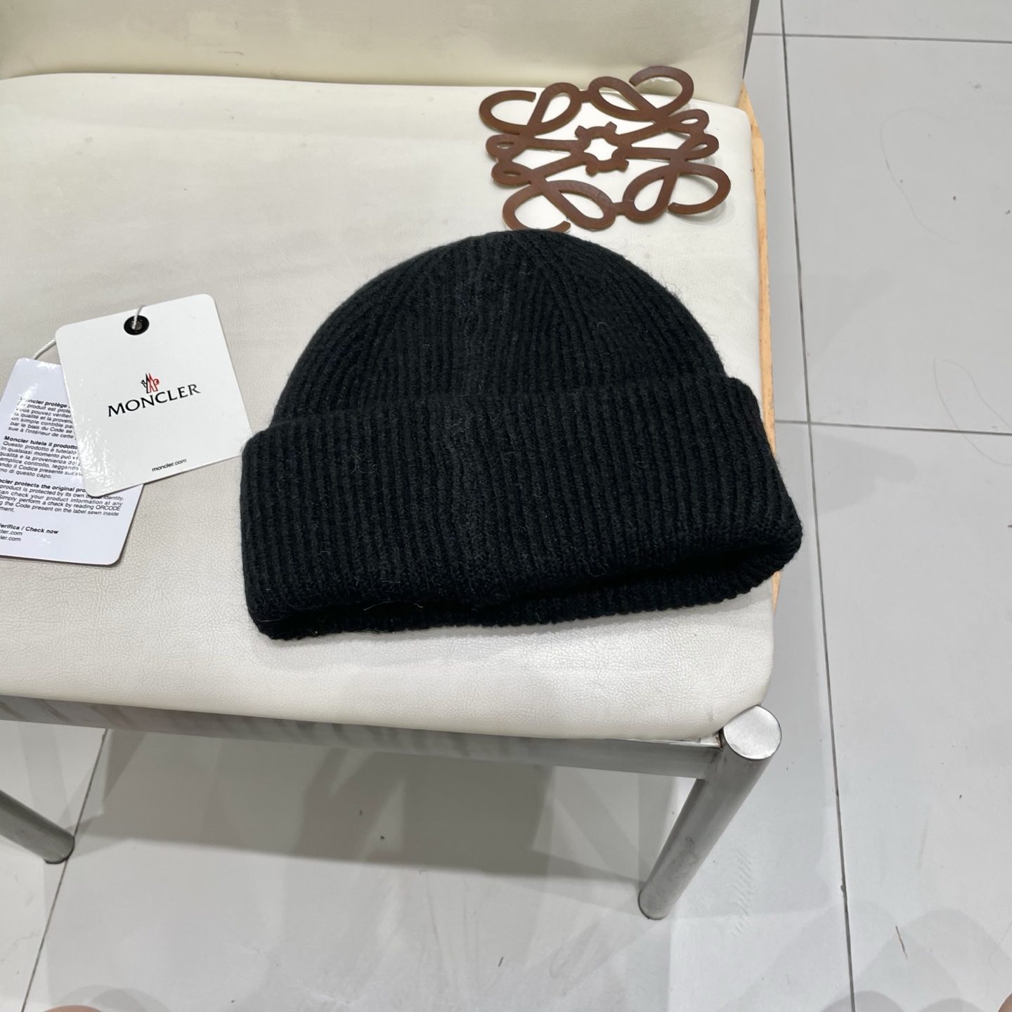 蒙口Moncler盟可睐💥官网经典针织帽，原单复刻.非常柔软亲肤，弹性很好💓有质感又非常百搭的款式~保暖