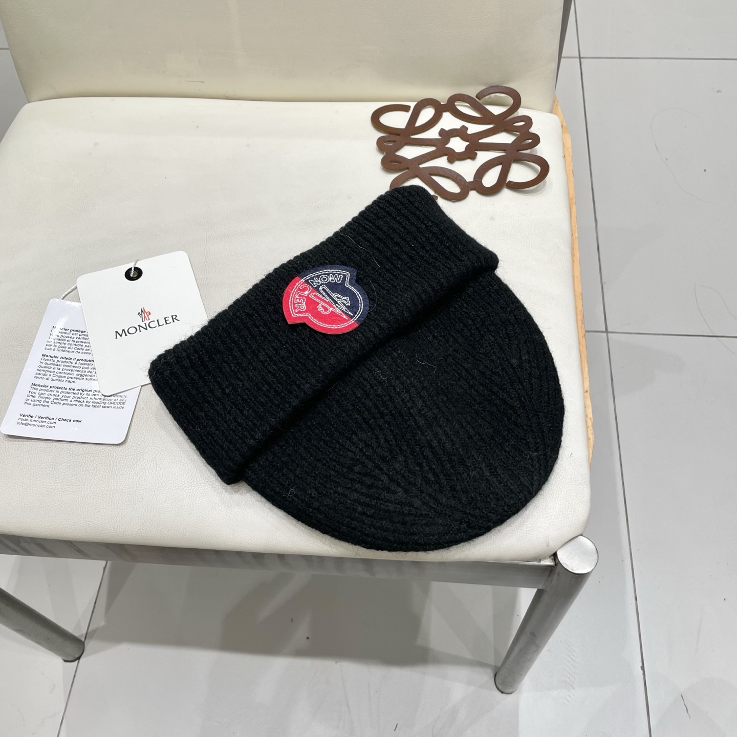 蒙口Moncler盟可睐💥官网经典针织帽，原单复刻.非常柔软亲肤，弹性很好💓有质感又非常百搭的款式~保暖
