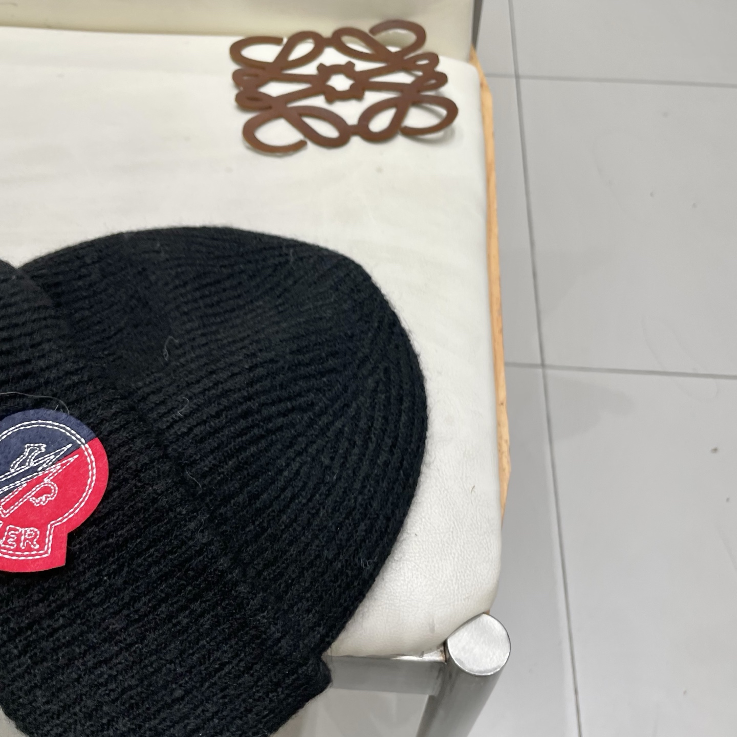 蒙口Moncler盟可睐💥官网经典针织帽，原单复刻.非常柔软亲肤，弹性很好💓有质感又非常百搭的款式~保暖