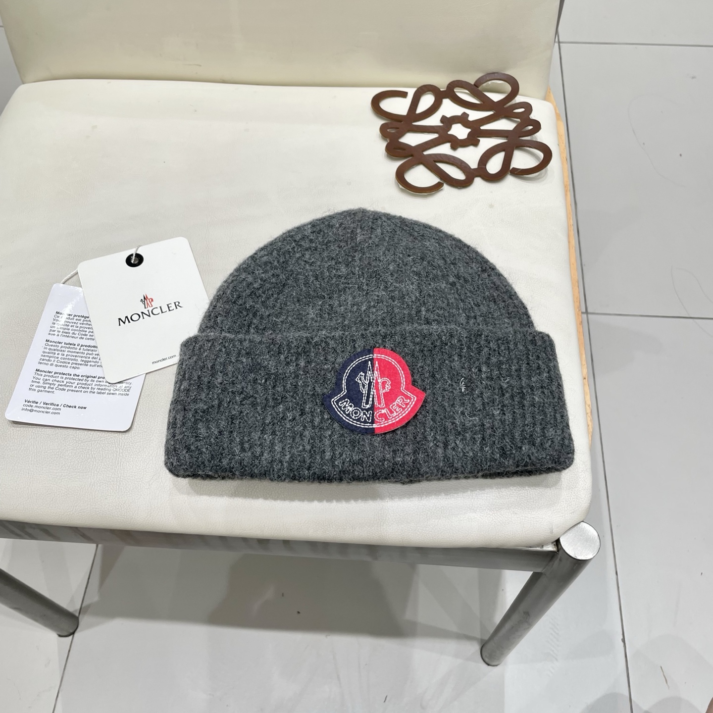 蒙口Moncler盟可睐💥官网经典针织帽，原单复刻.非常柔软亲肤，弹性很好💓有质感又非常百搭的款式~保暖