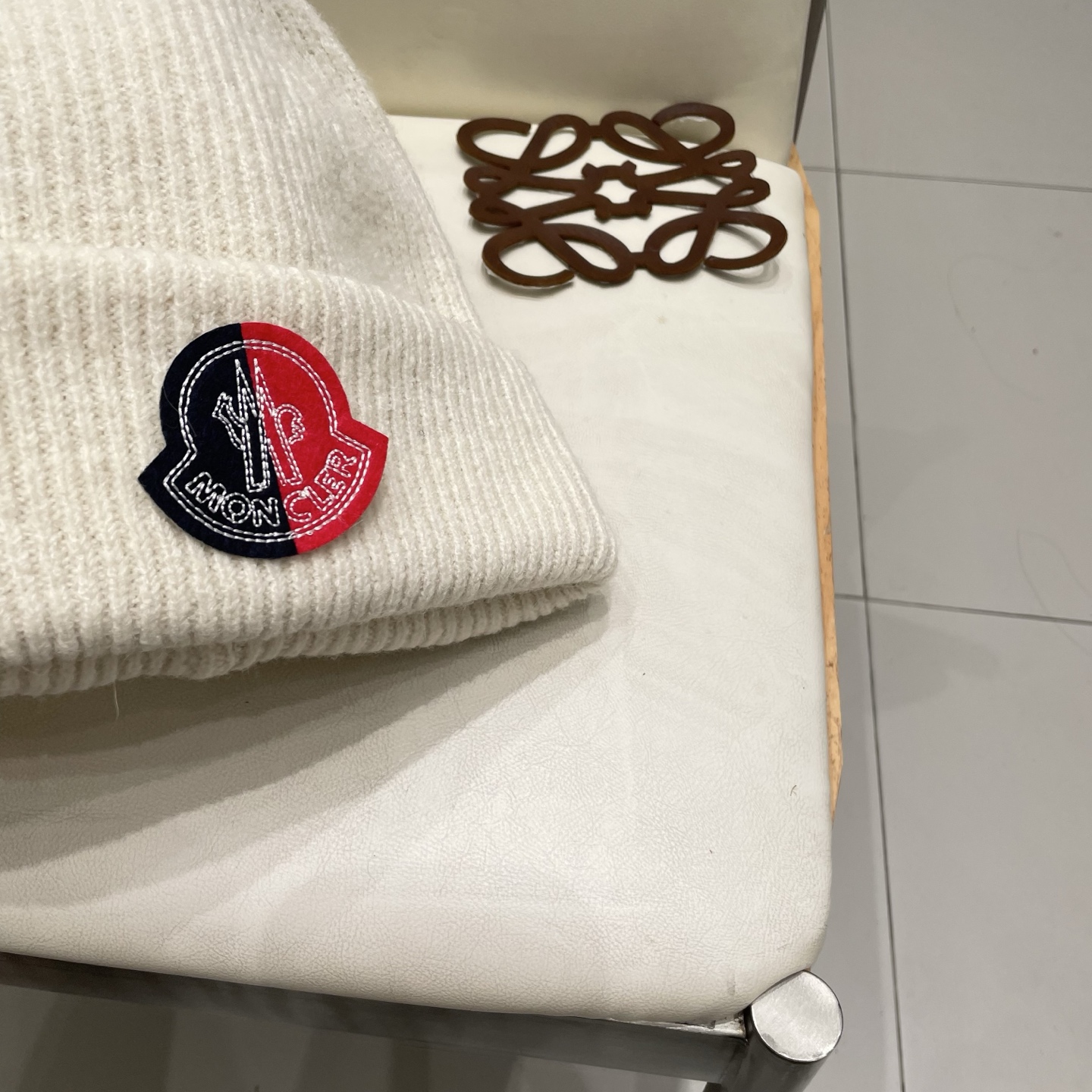 蒙口Moncler盟可睐💥官网经典针织帽，原单复刻.非常柔软亲肤，弹性很好💓有质感又非常百搭的款式~保暖