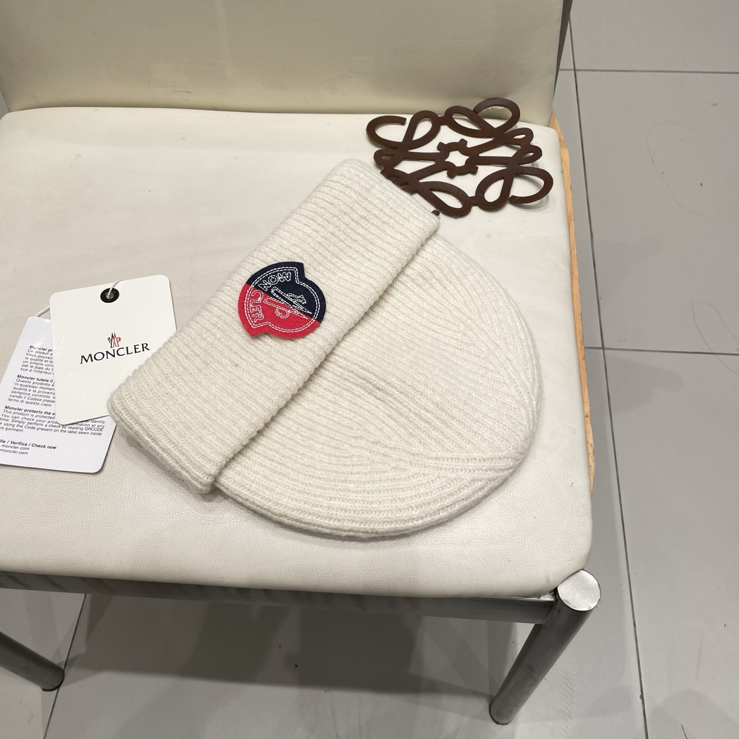 蒙口Moncler盟可睐💥官网经典针织帽，原单复刻.非常柔软亲肤，弹性很好💓有质感又非常百搭的款式~保暖