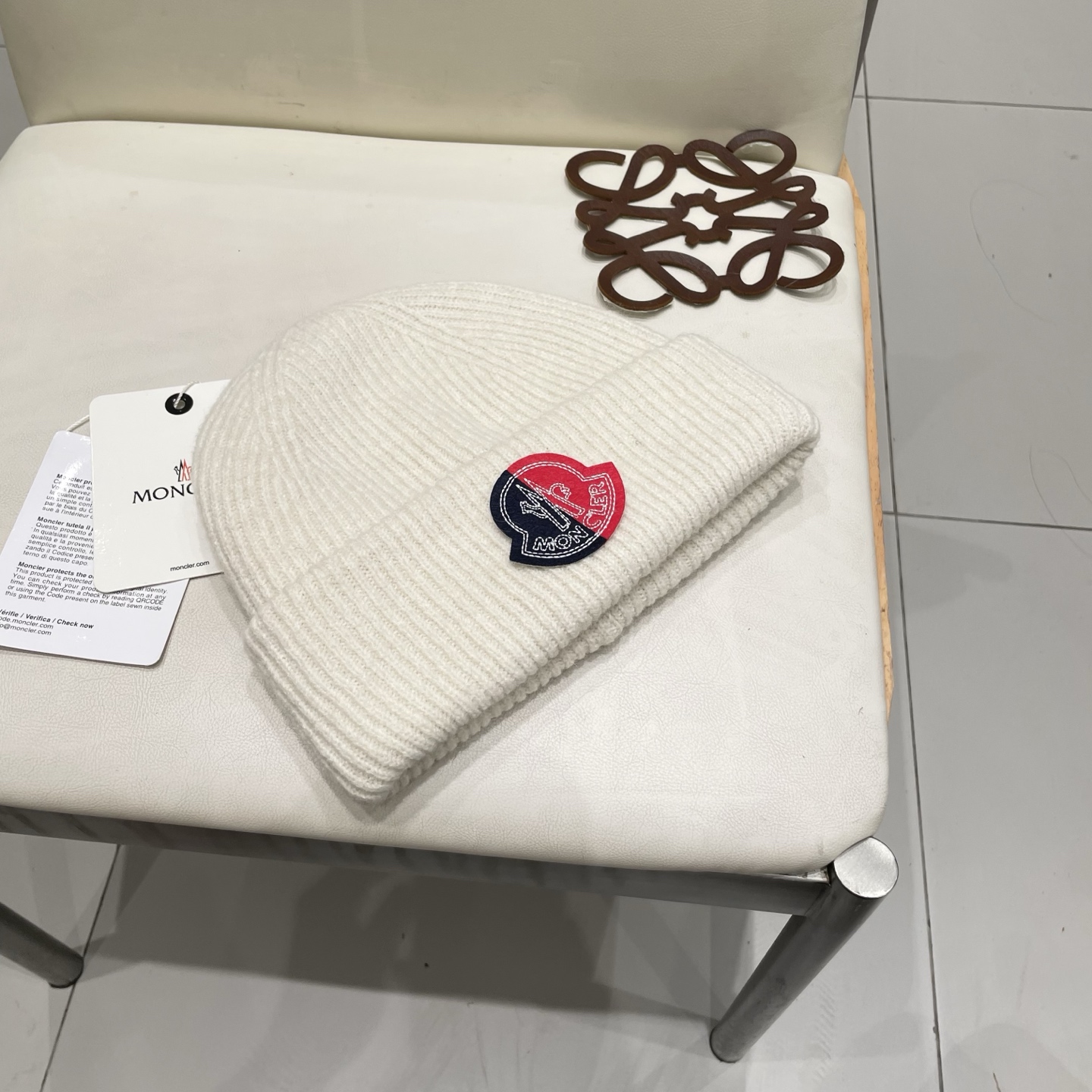 蒙口Moncler盟可睐💥官网经典针织帽，原单复刻.非常柔软亲肤，弹性很好💓有质感又非常百搭的款式~保暖