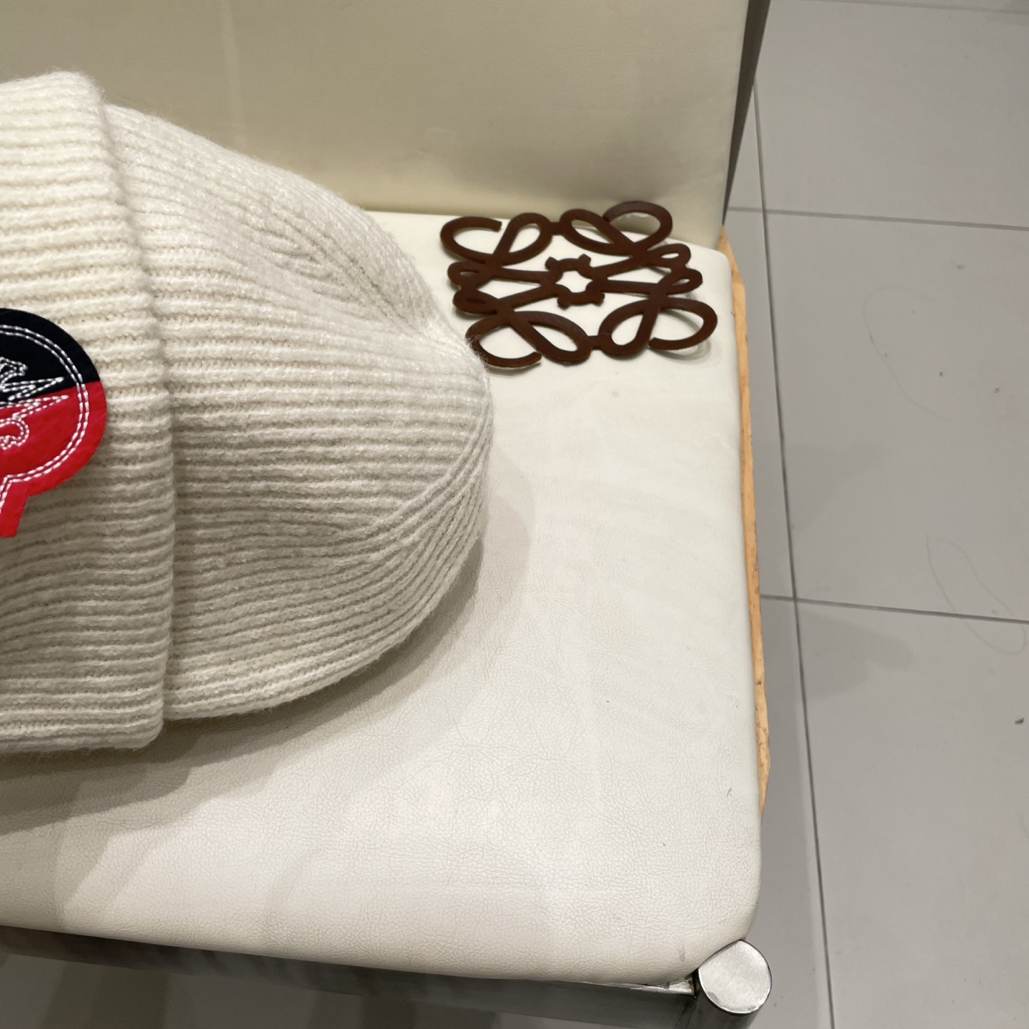 蒙口Moncler盟可睐💥官网经典针织帽，原单复刻.非常柔软亲肤，弹性很好💓有质感又非常百搭的款式~保暖