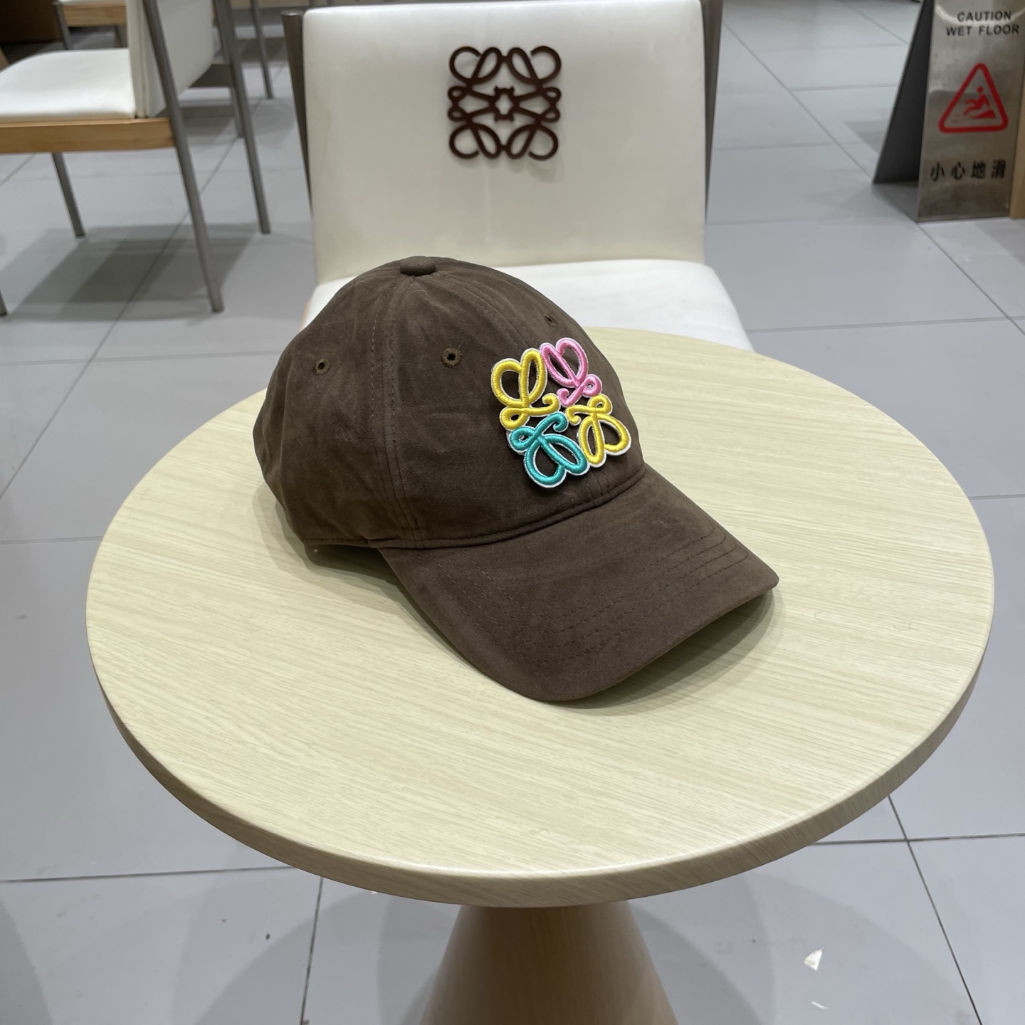  👒罗意威👒LOEWE秋冬棒球帽🧢质感超好，外部线条定位标准，做工精细，简约大气低价走量！